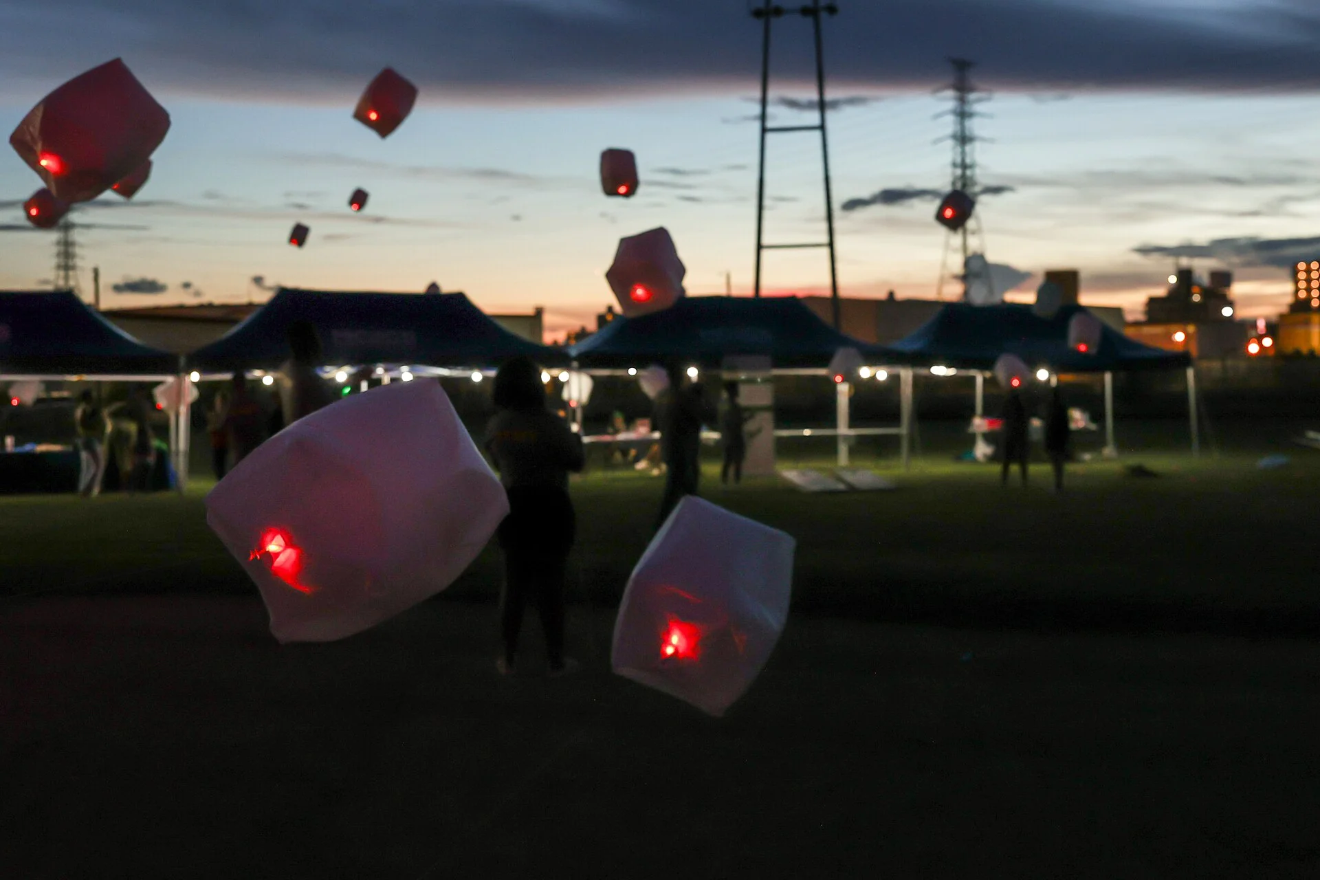 Best Car Camping Lanterns and Lights (2025 Guide)