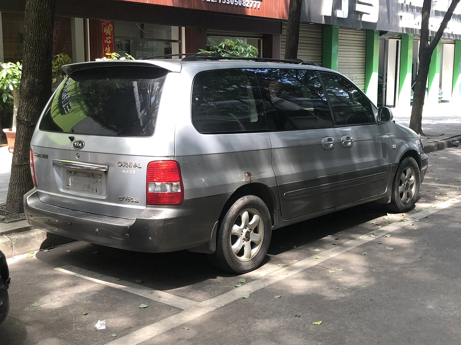 Can You Sleep in a Kia Carnival? The 87-Inch Floor, the Trim Trap & the Power Truth