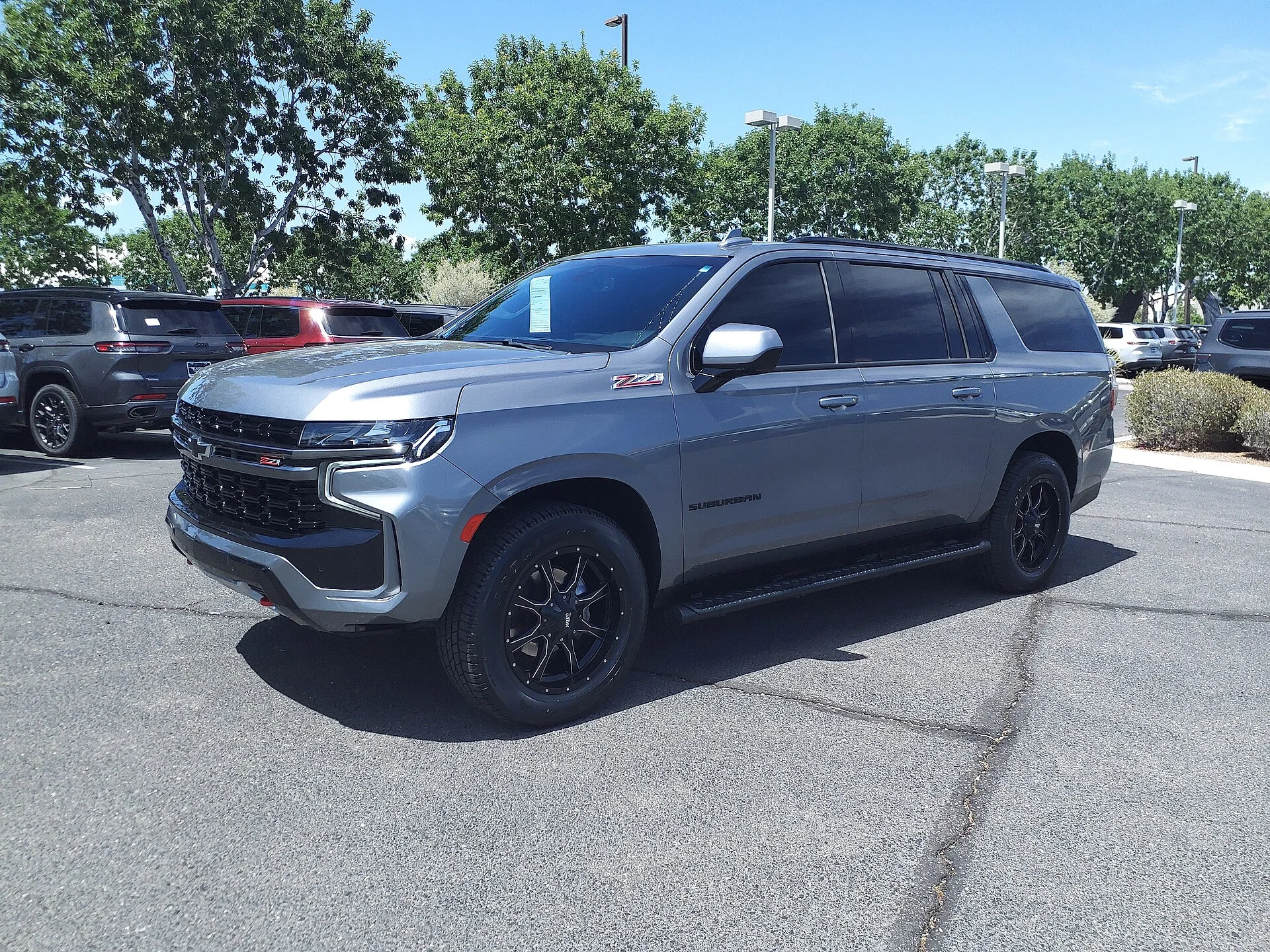 2022 Chevy Suburban Z71, side view