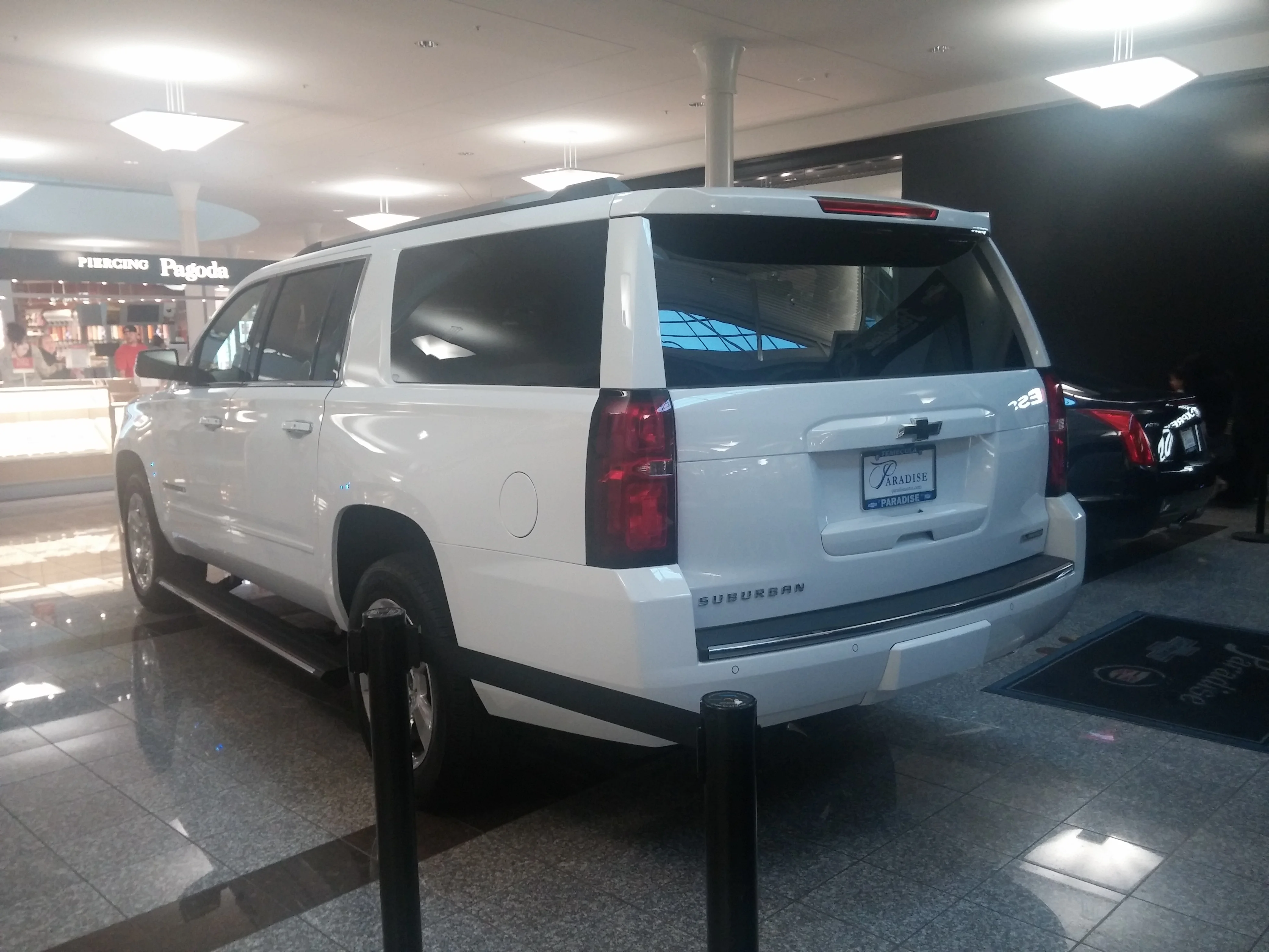 Chevrolet Suburban 2017 SUV 2