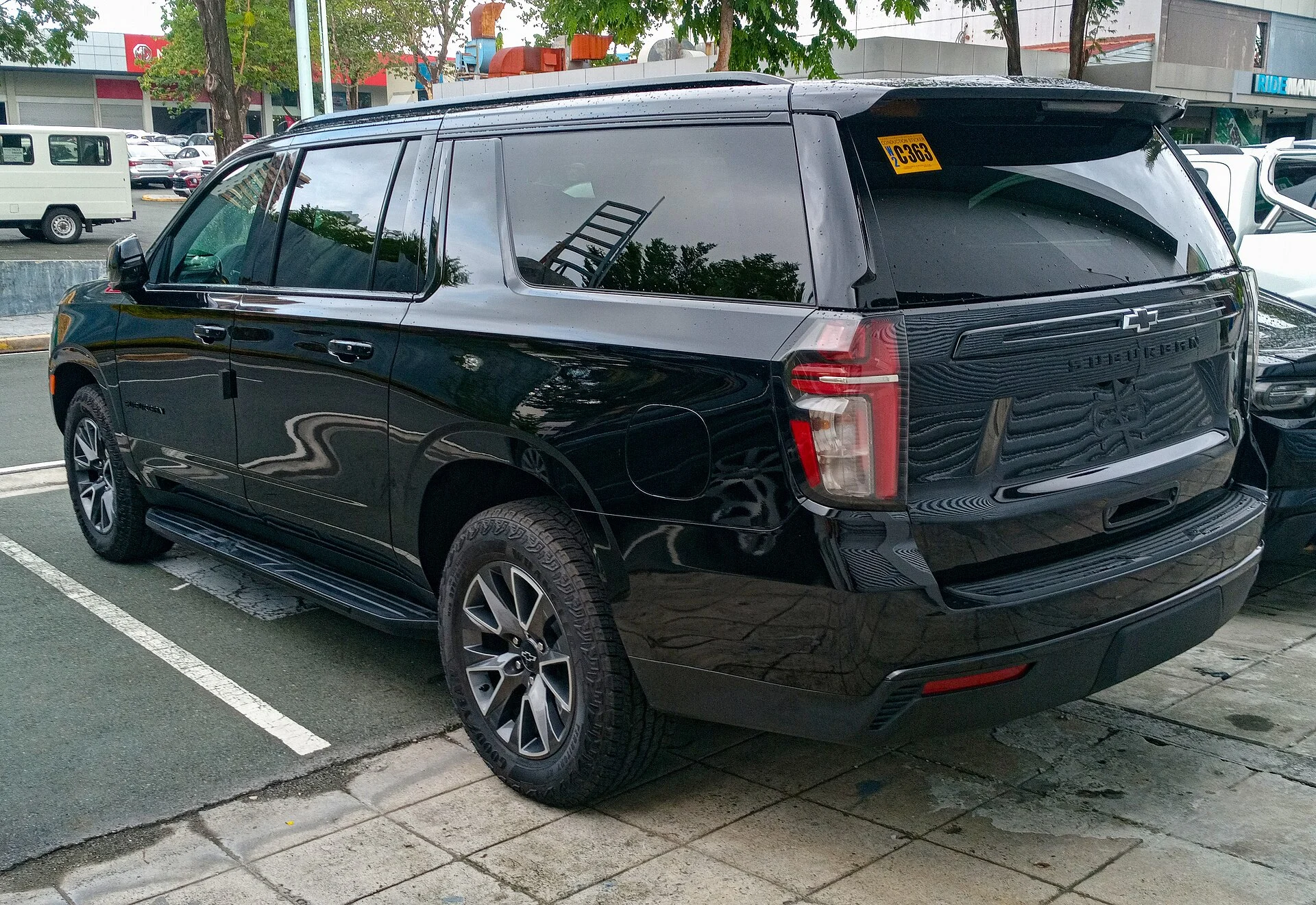 2024 Chevrolet Suburban 5.3 Z71 V8, rear left, 06-21-2024