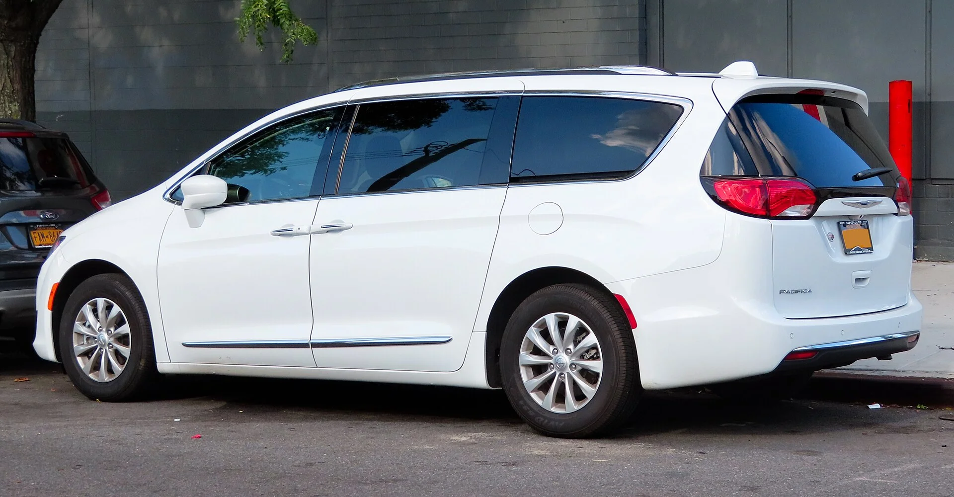 2019 Chrysler Pacifica Touring, rear 8.25.19