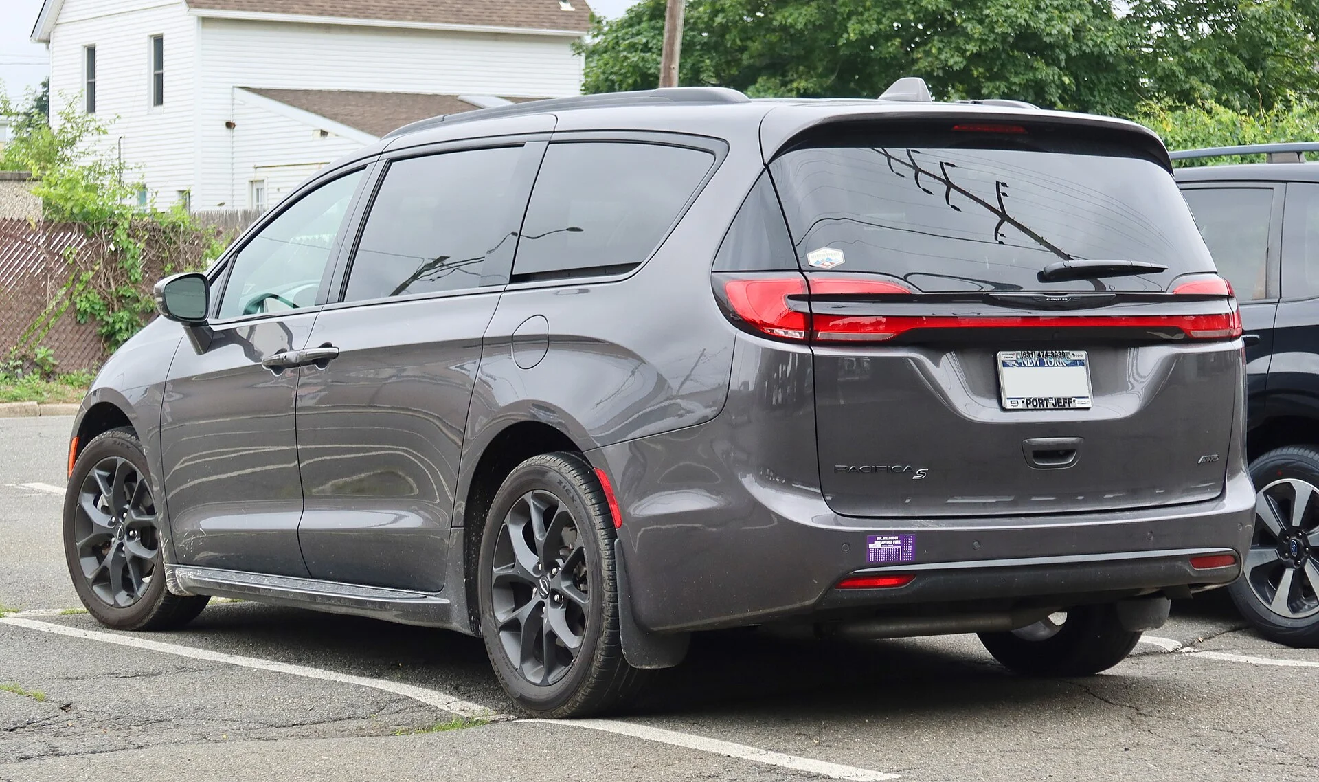 2021 Chrysler Pacifica Touring-L, rear 7.11.21
