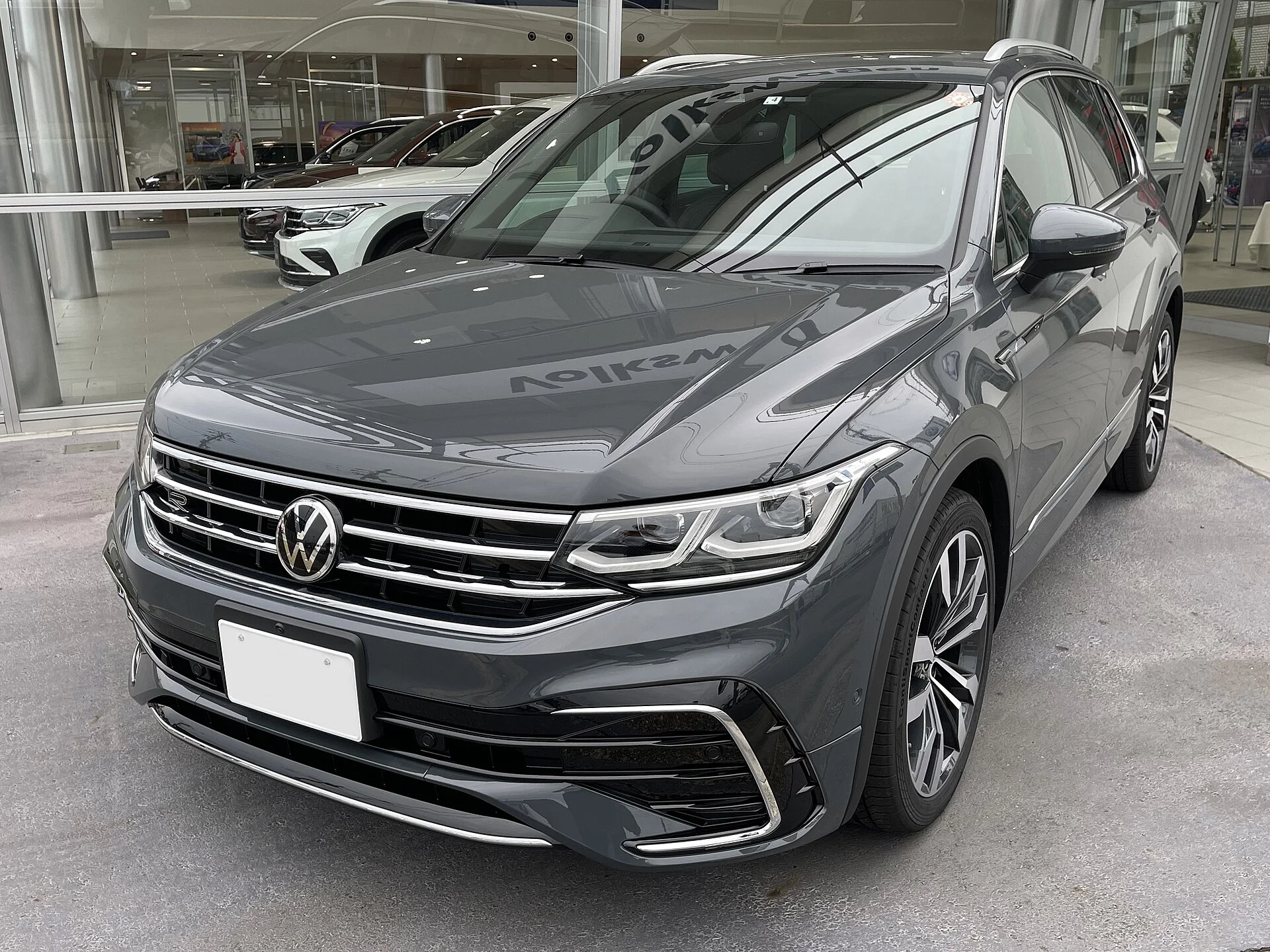 A current-generation VW Tiguan, the SUV this dash cam installation guide covers.