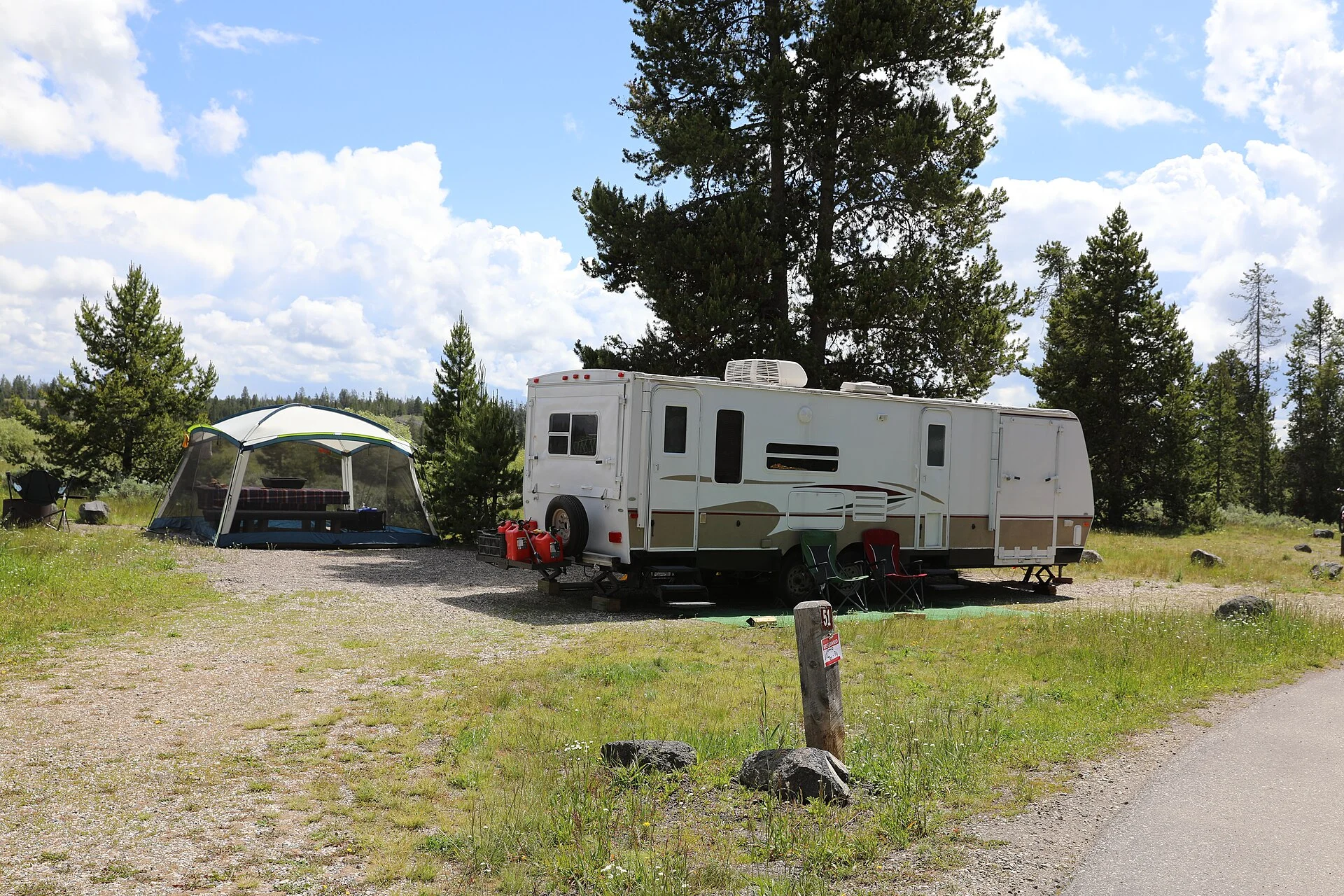 EcoFlow Delta 2 vs Bluetti AC180 for Car Camping
