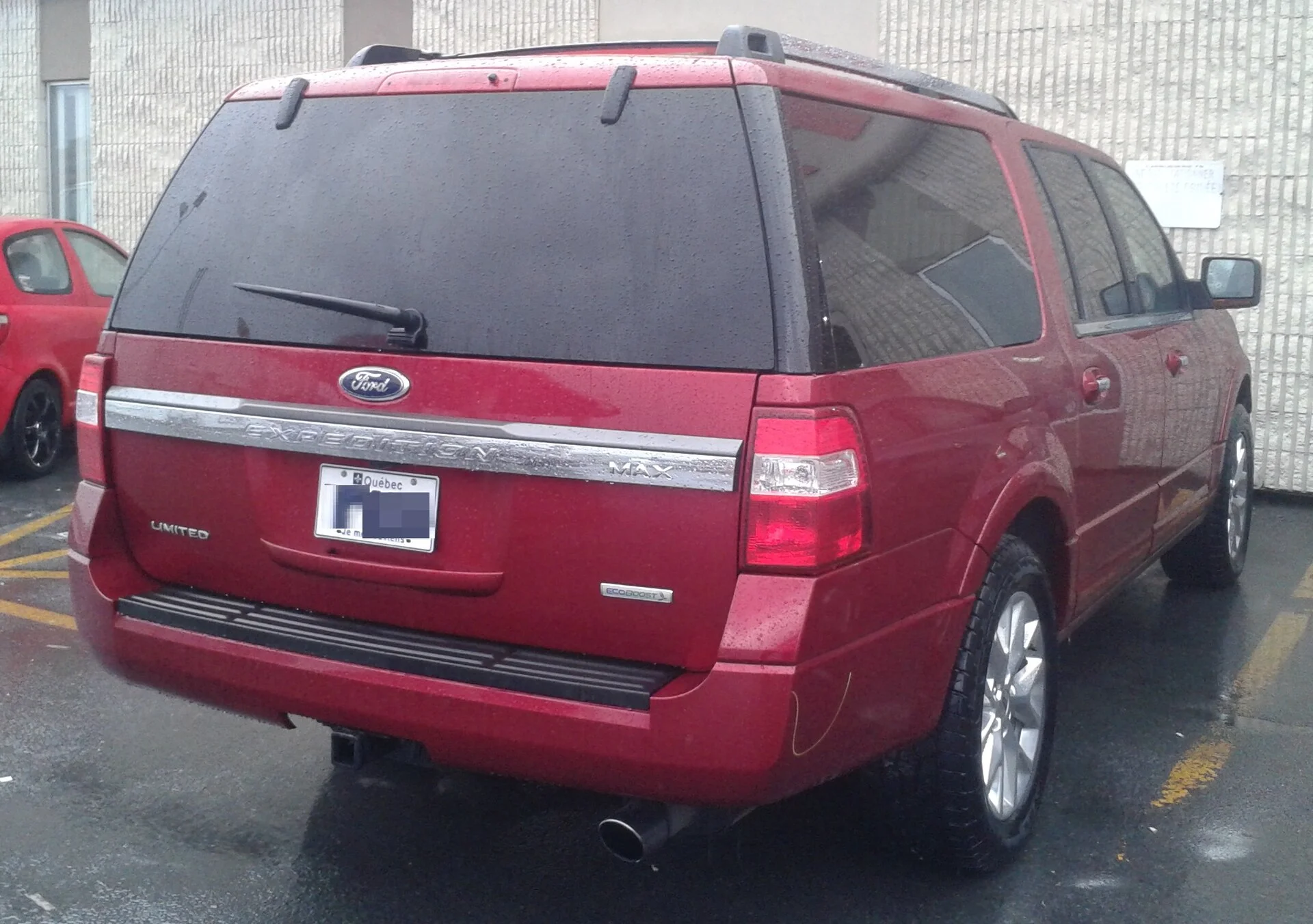 Ford Expedition Max Limited -- Rear