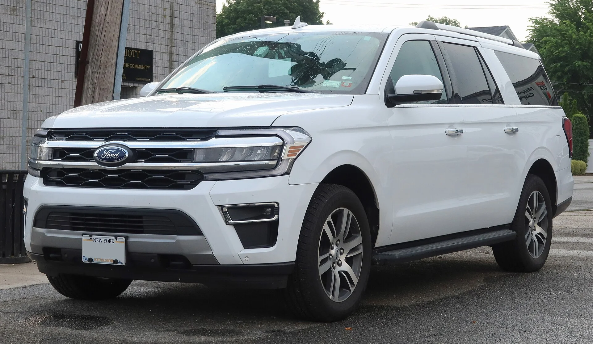 Ford Expedition MAX Limited — a white 2023 Expedition, front three-quarter view