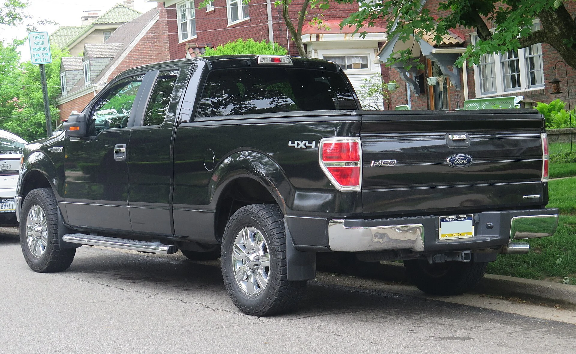 Black Ford F-150 XLT (2012, Tuxedo Black), rear bed and tailgate
