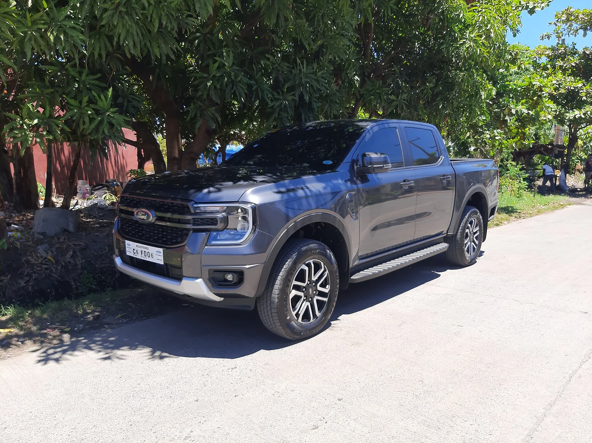 Ford Ranger 4x4 Sport — a 2024 Ranger on the street