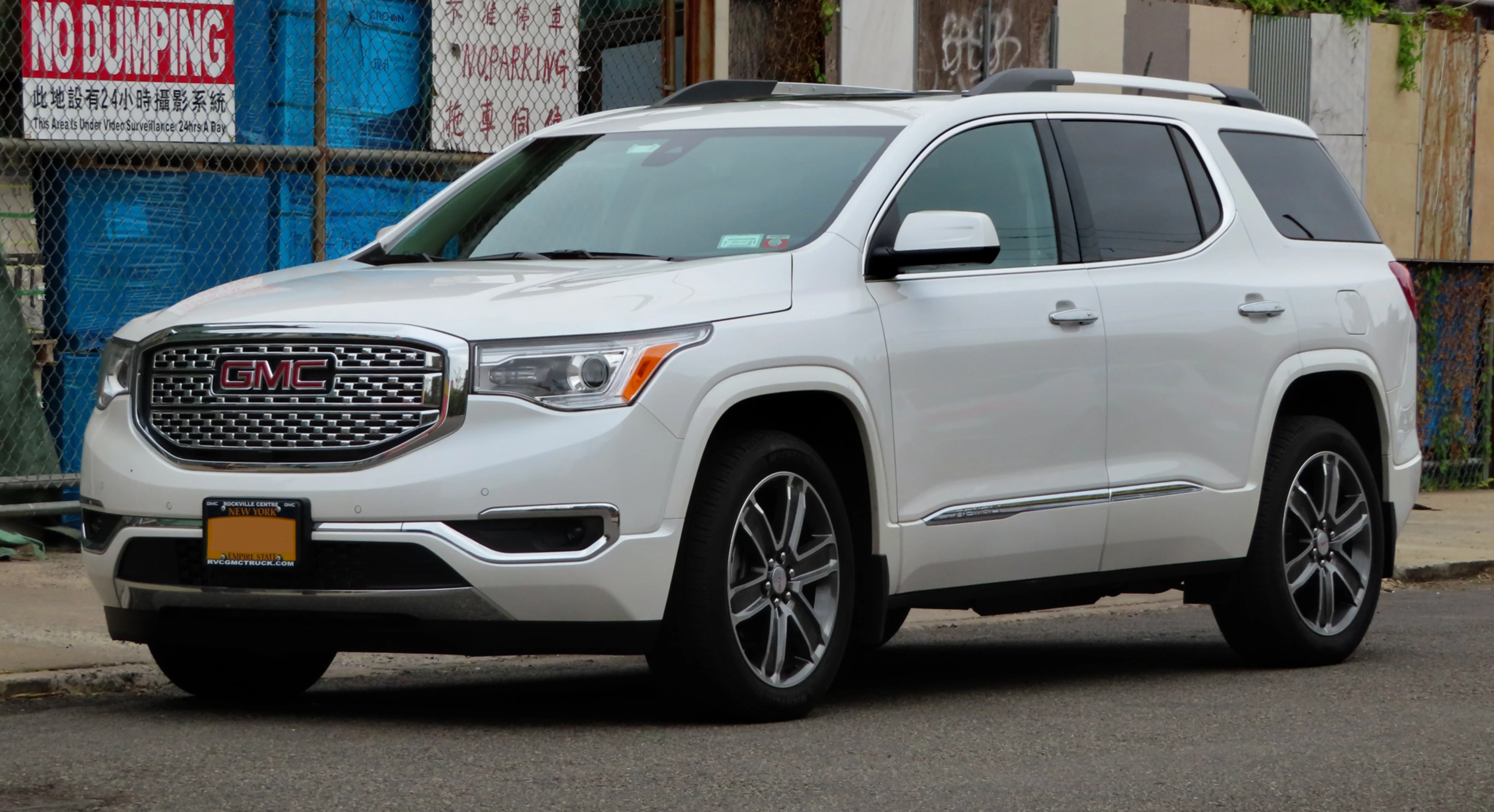 2019 GMC Acadia Denali AWD, front 10.11.19