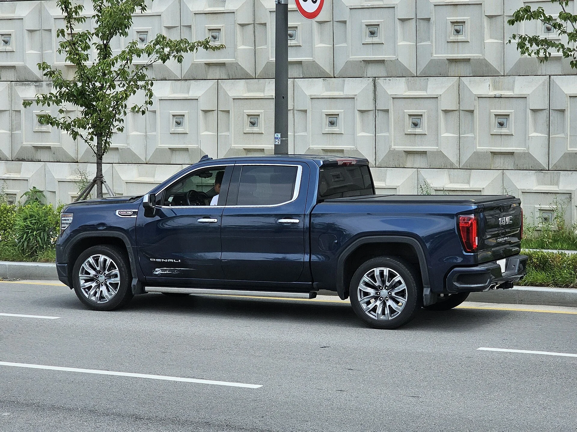 GMC Sierra 1500 Truck Bed Dimensions for Camping: All Three Beds, One Honest Chart