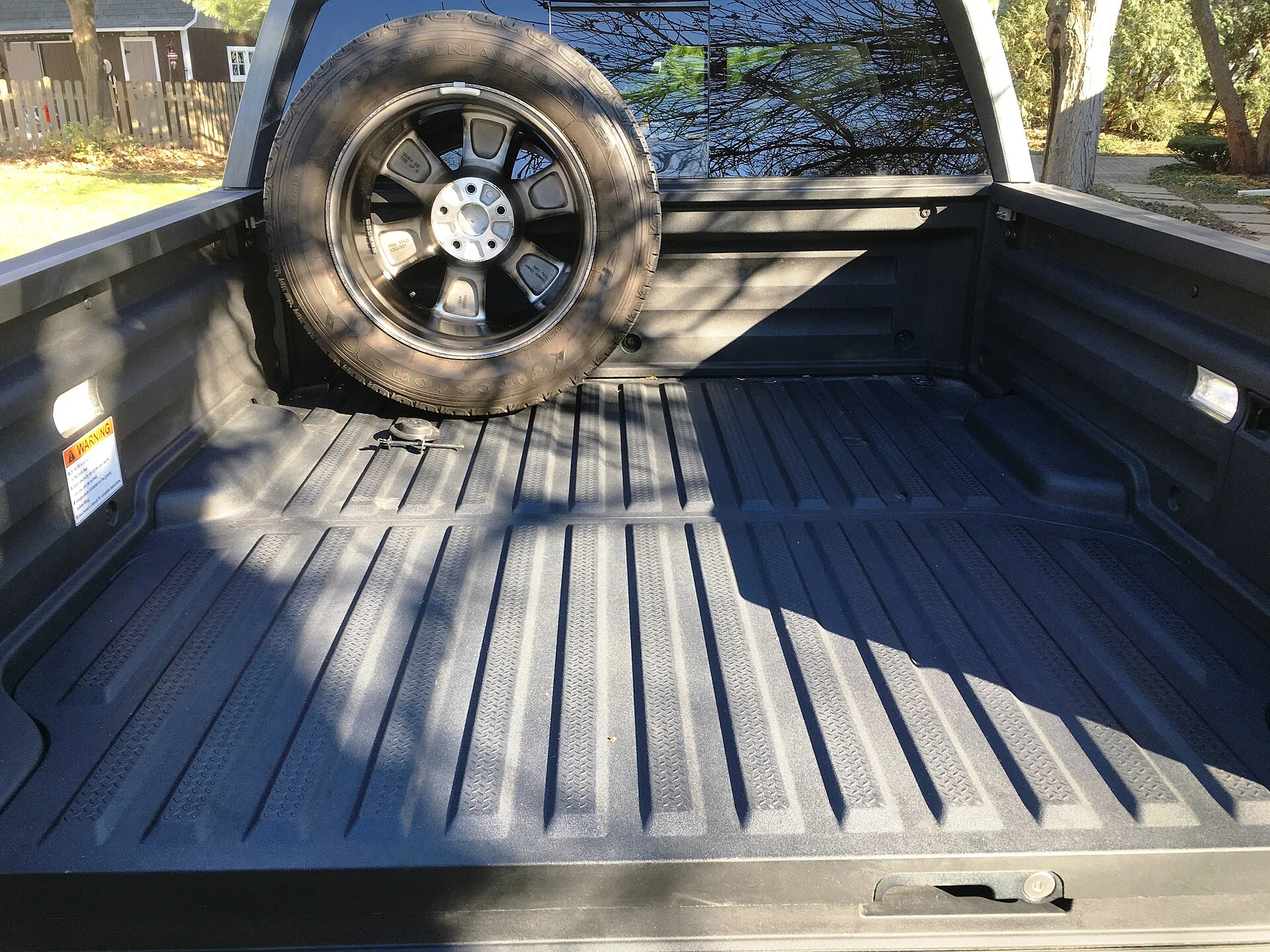 2017 Honda Ridgeline RTL-E bed with full-size spare-2