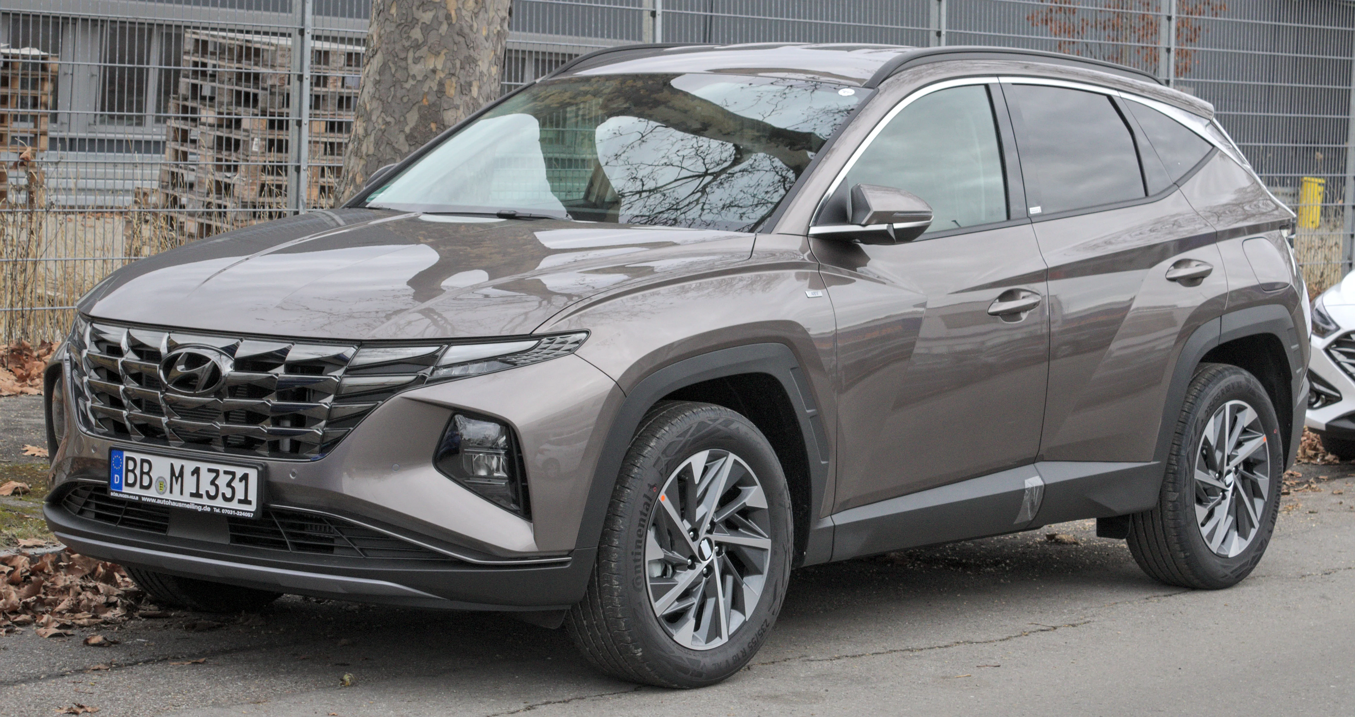 Hyundai Tucson vs Toyota RAV4 for Camping: 3 Deal-Breakers, Scored (2026)
