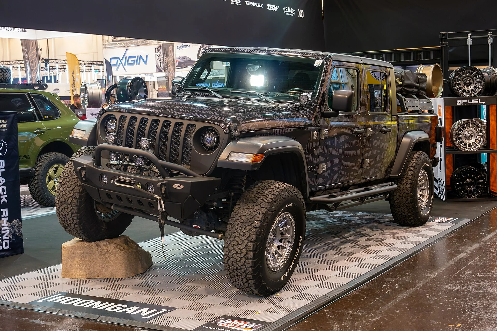 Jeep Gladiator Camping: Sleep in the 5-Foot Bed