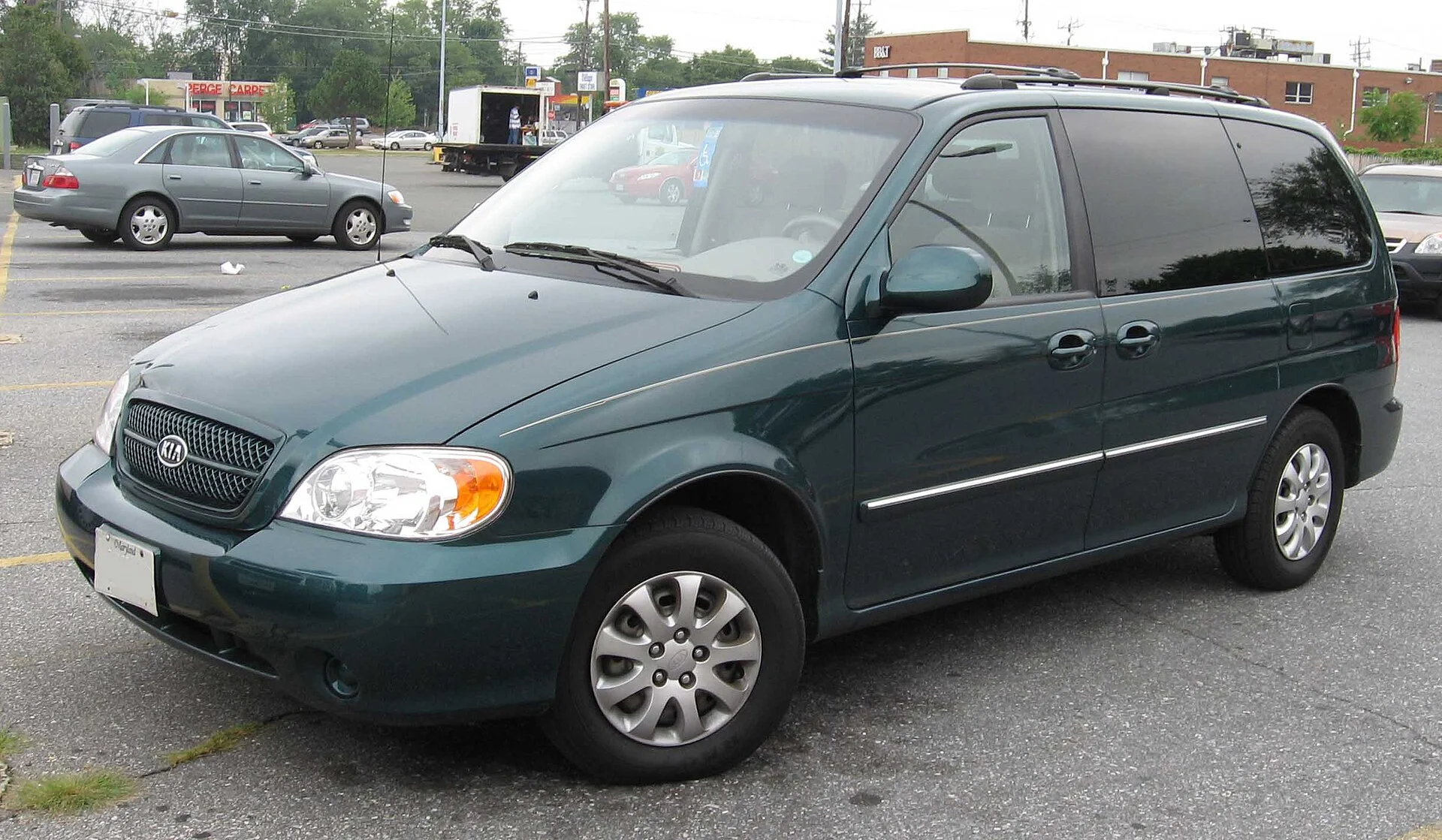 Kia Carnival vs Toyota Sienna for Car Camping: Which Sleeps Better? (2026)