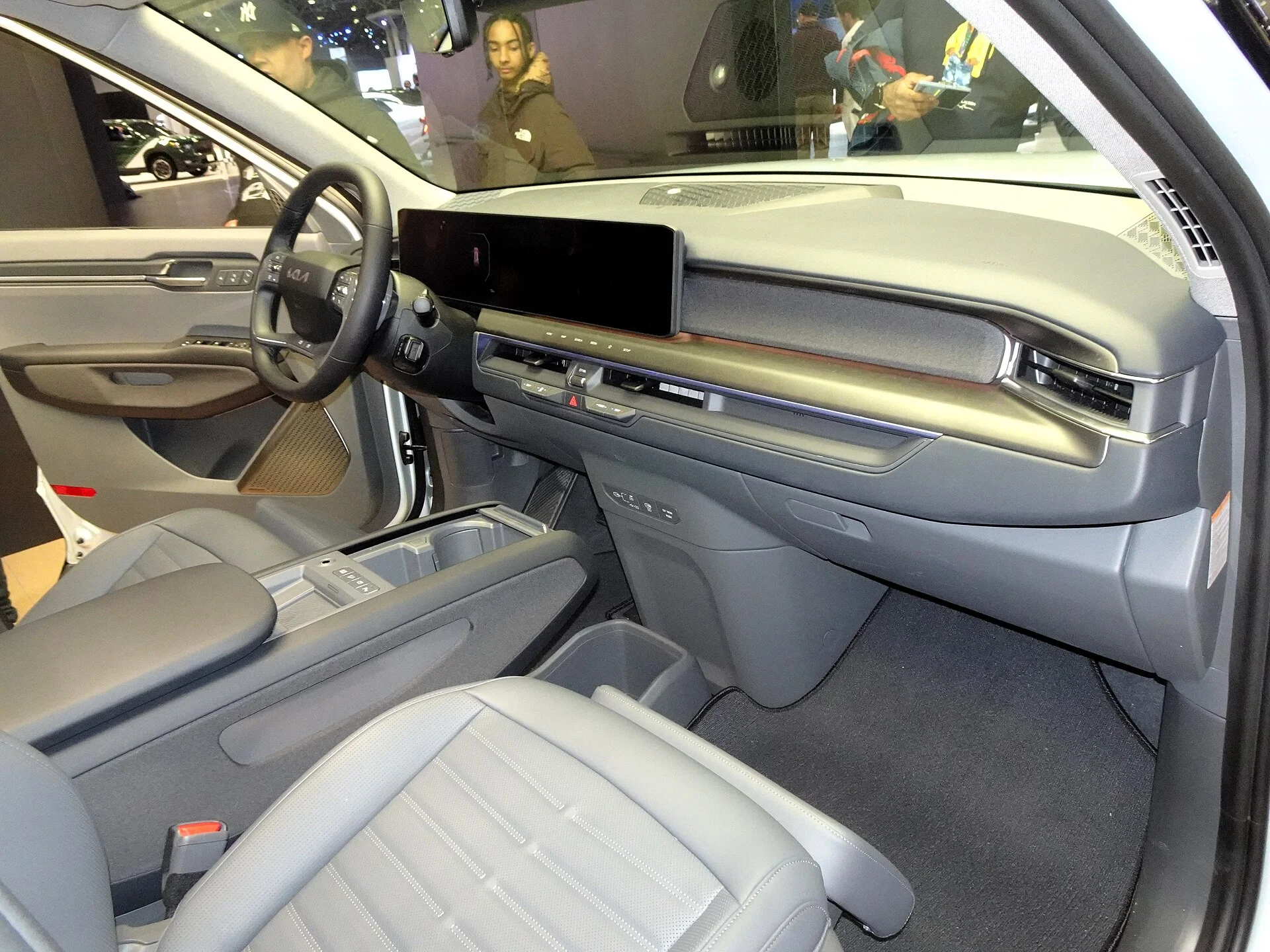 Kia EV9 interior dashboard and cabin controls