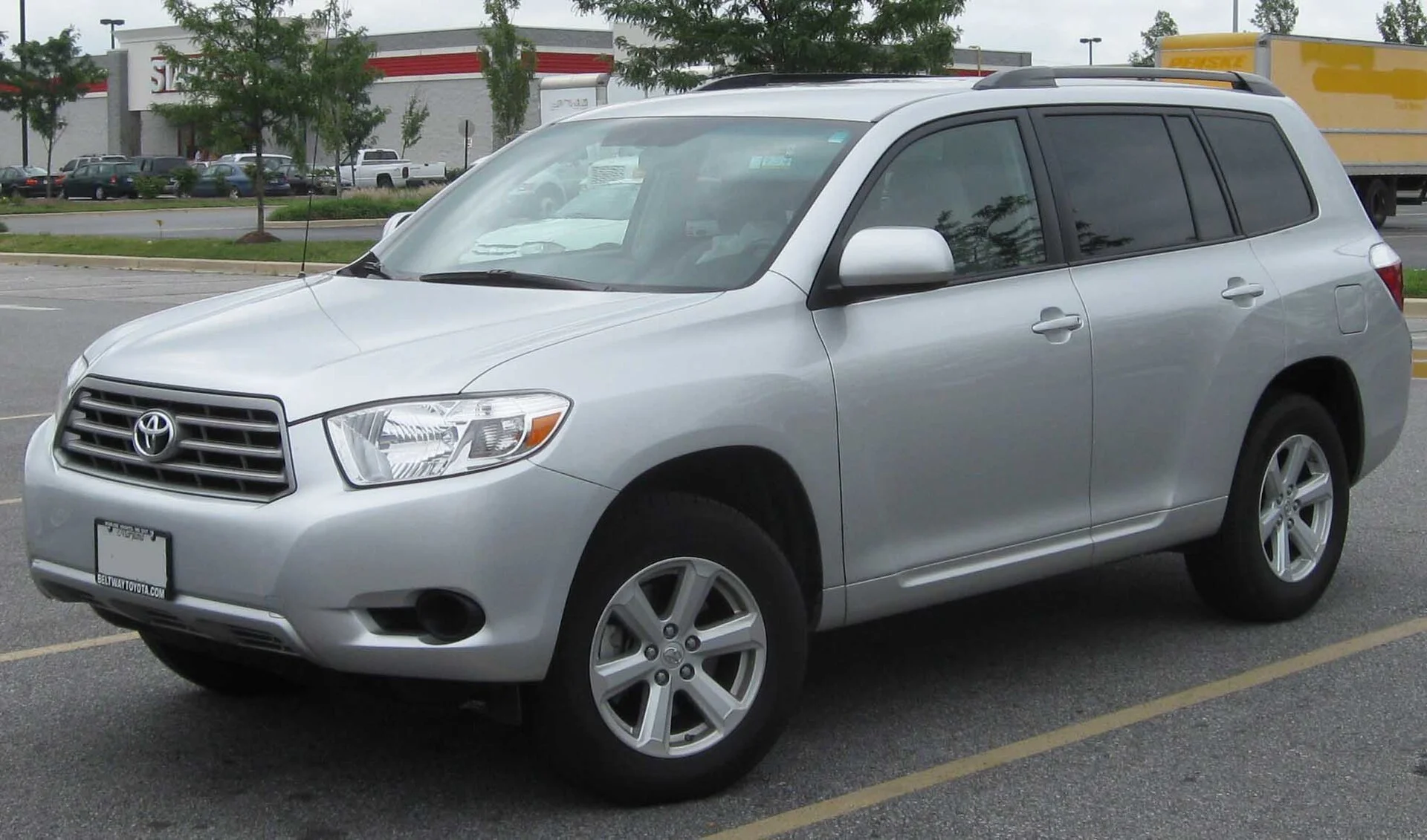Kia Sorento vs Toyota Highlander for Camping: Right-Sized vs Default (2026)
