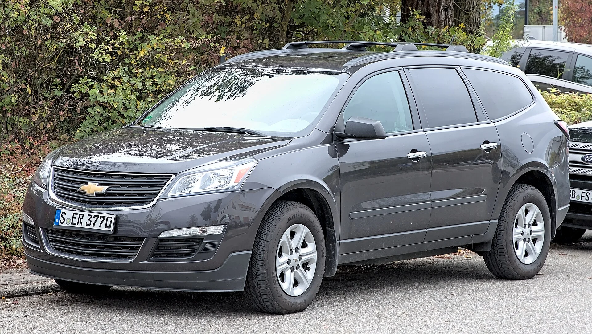 Kia Telluride vs Chevy Traverse for Camping: Space vs Everything Else (2026)