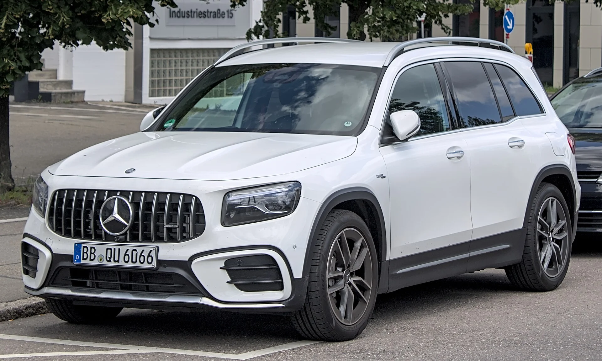 Mercedes GLB Car Camping: 62 cu-ft Setup & Gear Guide