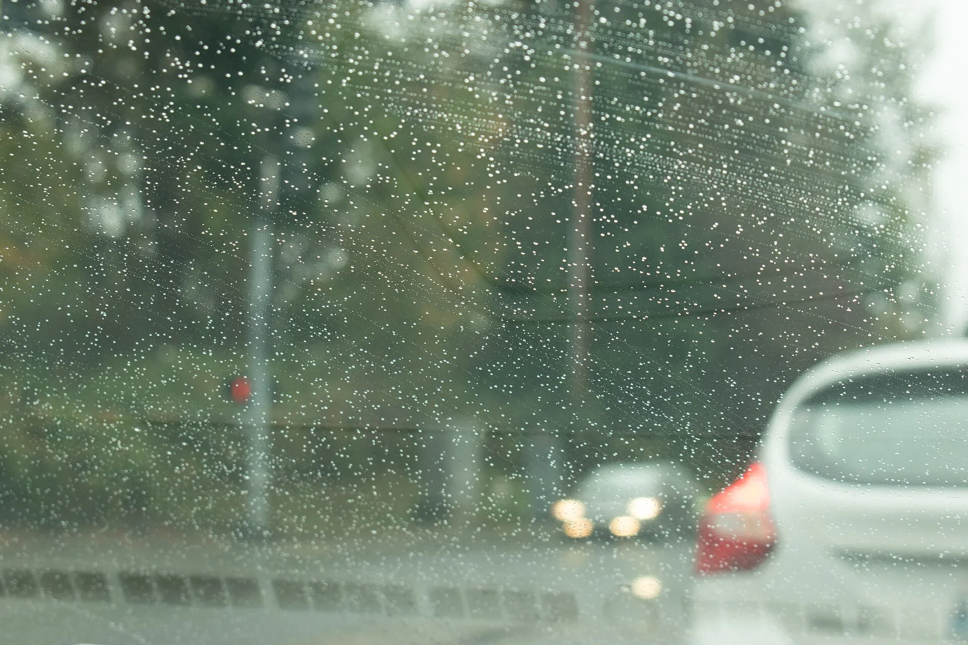 How to Stop Your Windshield and Windows From Fogging Up While Sleeping in the Car