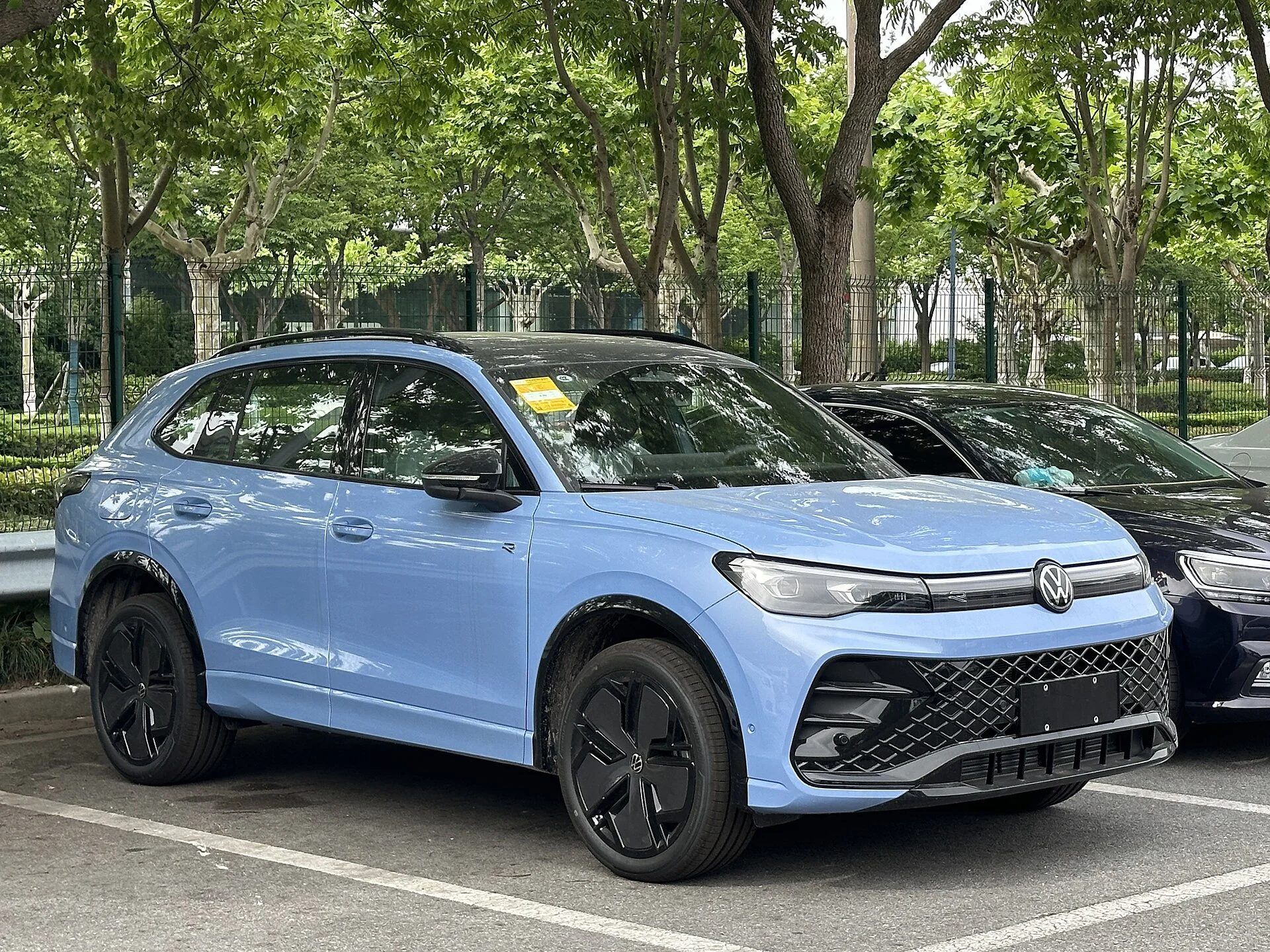Tiguan Stealth Car Camping: Maximizing Space and Security With a Hidden Dashcam Setup