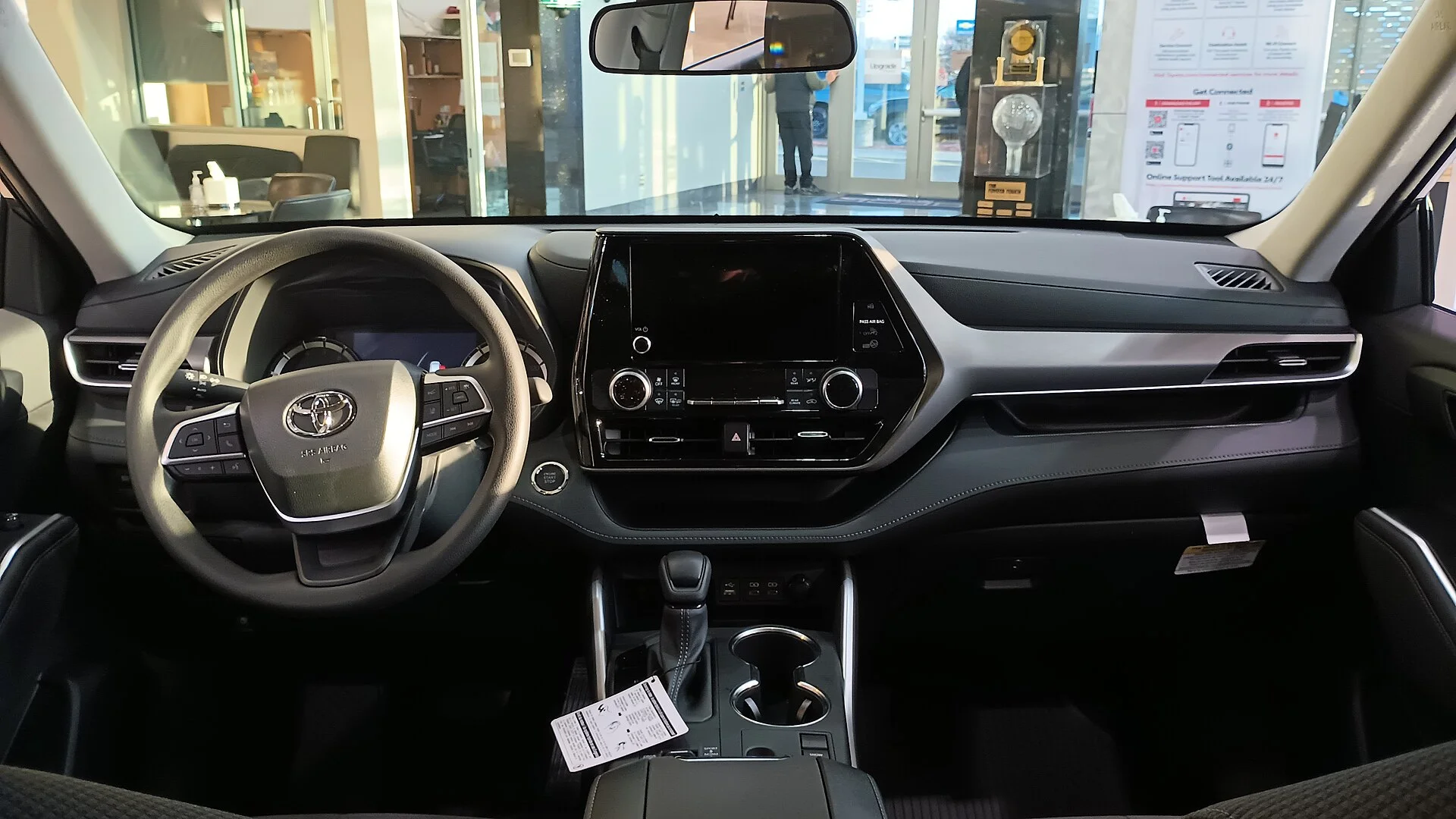 2023 Toyota Highlander interior