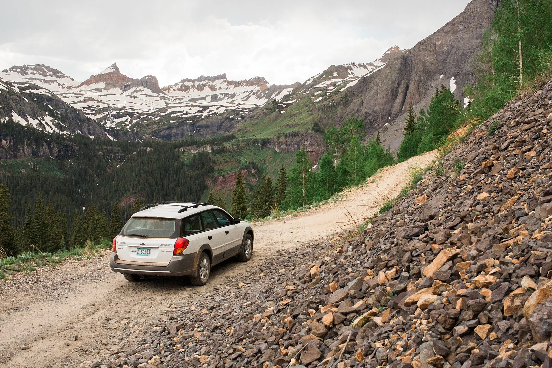 toyota-rav4-vs-subaru-forester-for-car-camping-b2