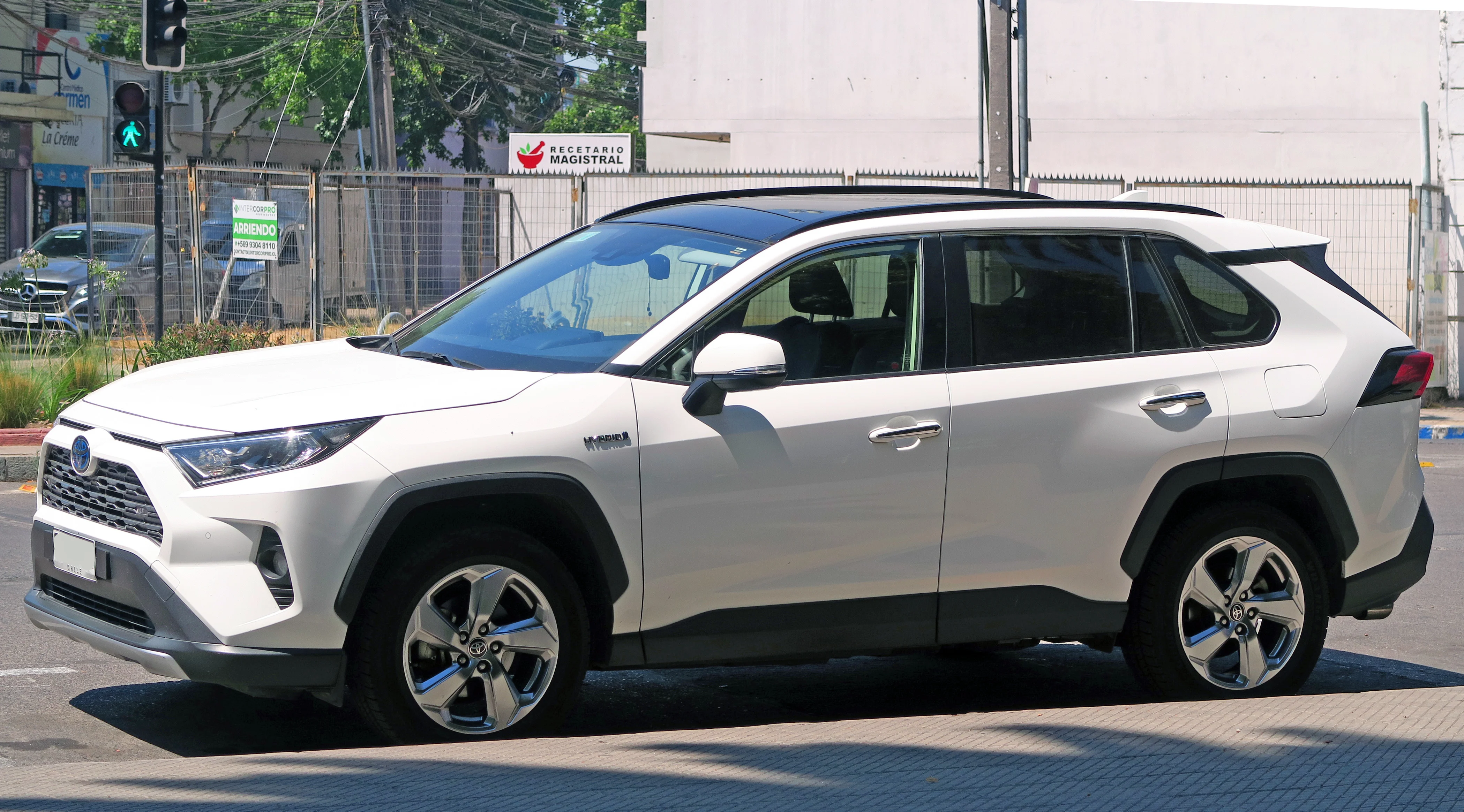 Will a Canoe Fit on a Toyota RAV4?