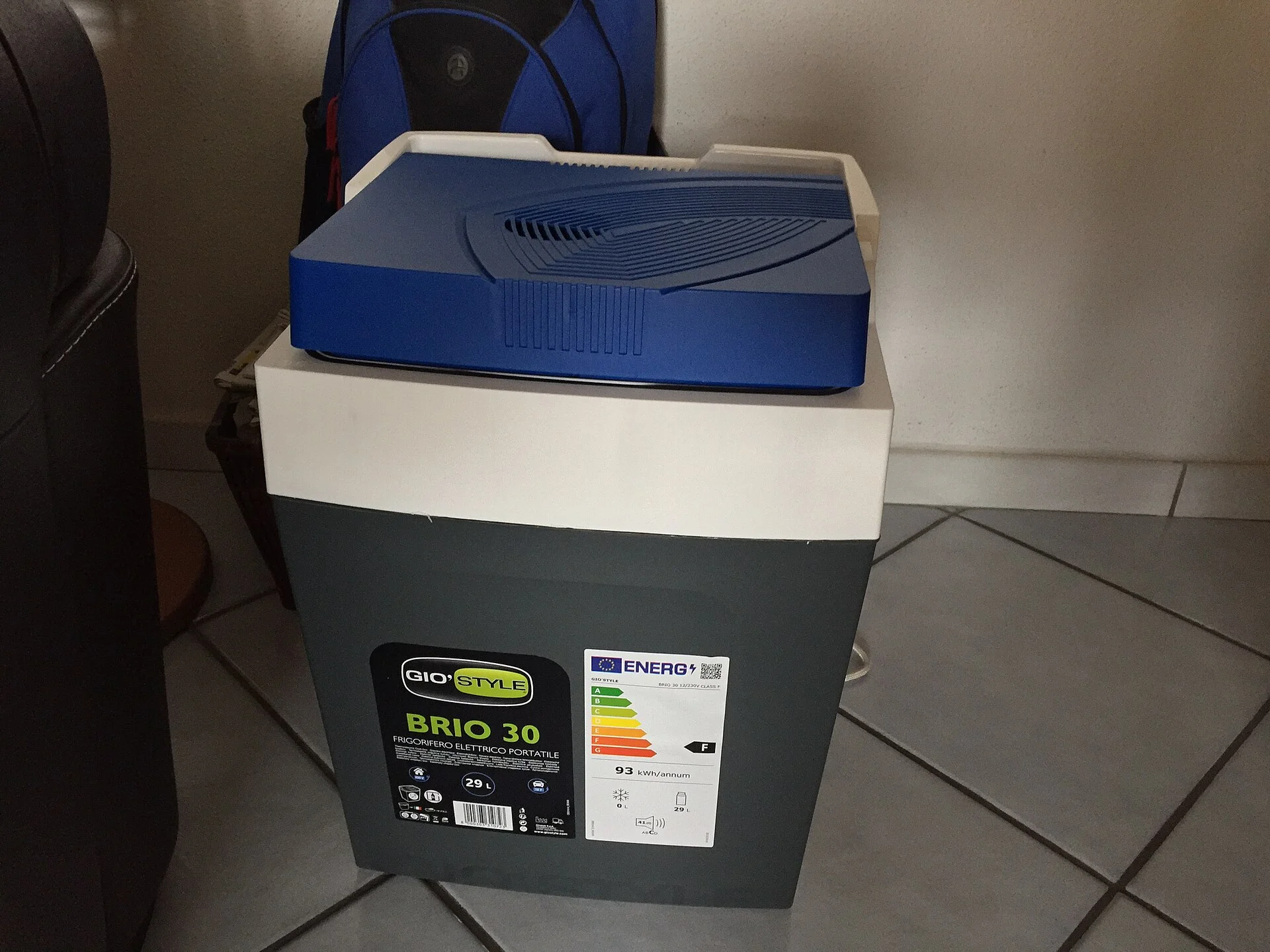 A Gio Style Brio 30 portable electric cool box with its energy-rating label visible, the kind of 12V fridge whose power consumption this guide measures.