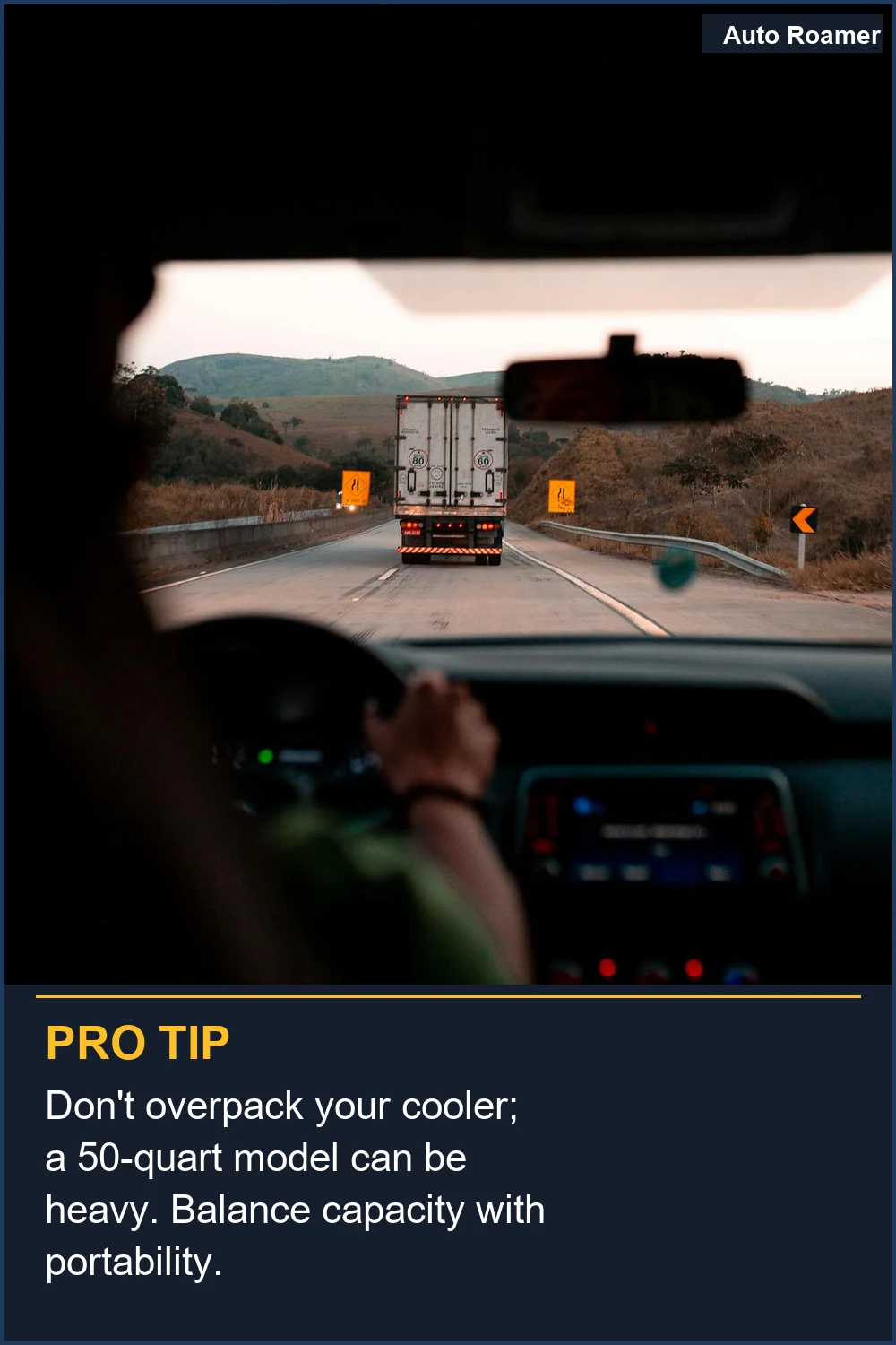 No empaques demasiado tu nevera; un modelo de 50 cuartos puede ser pesado. Equilibra la capacidad con la portabilidad.
