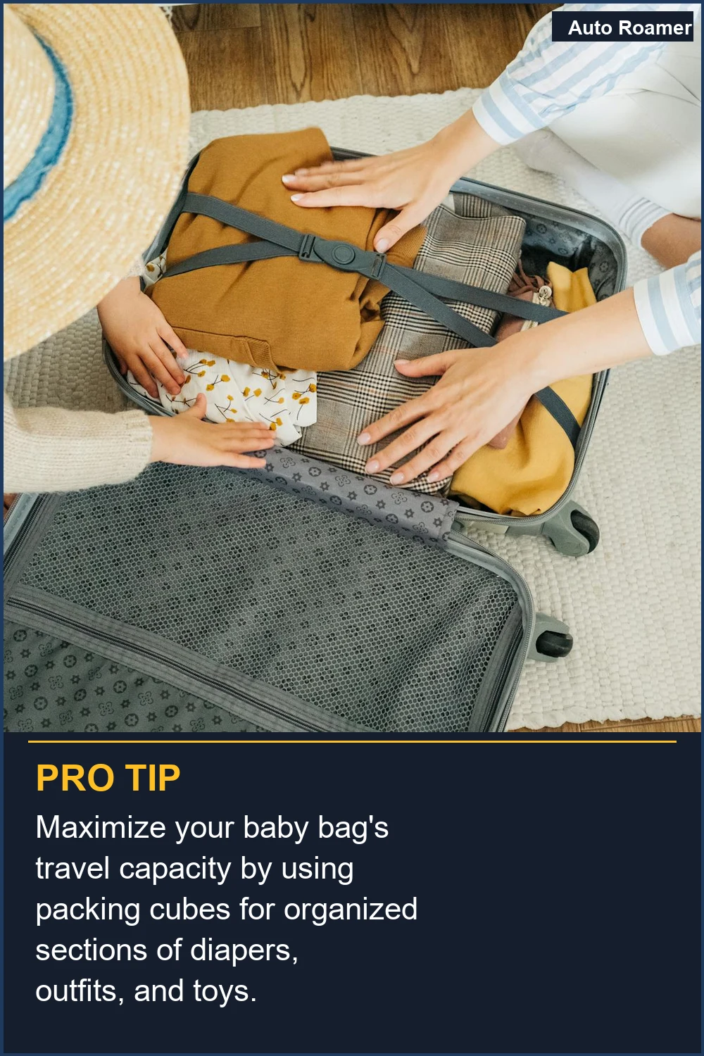 Maximiza la capacidad de viaje de tu bolso de bebé utilizando cubos de embalaje para secciones organizadas de pañales, atuendos y juguetes.