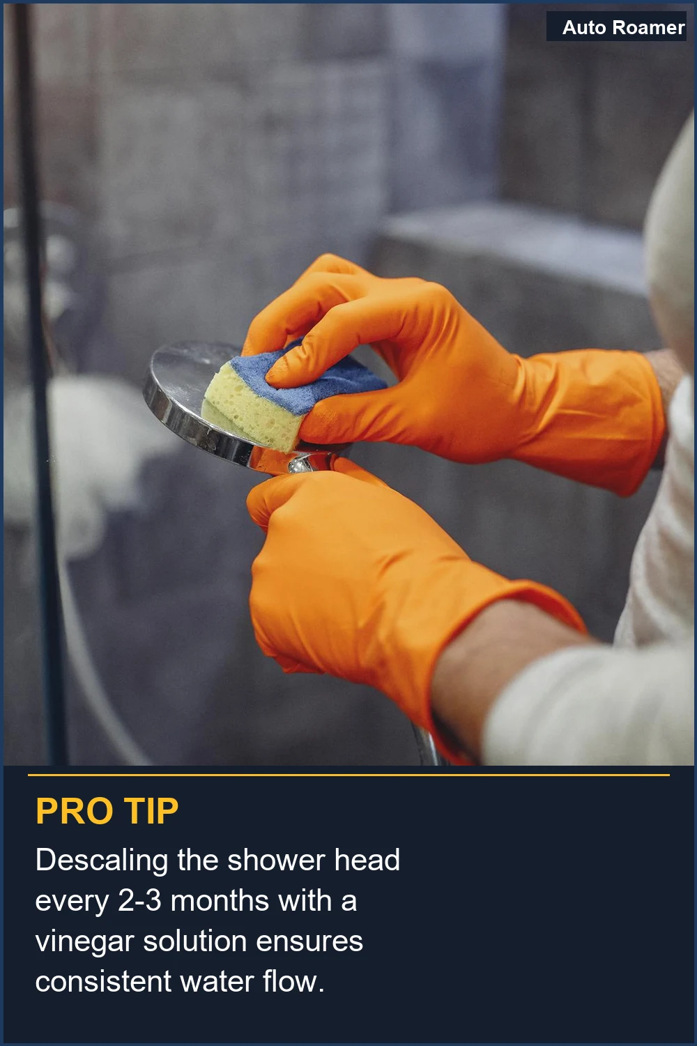 Descalcificar el cabezal de la ducha cada 2-3 meses con una solución de vinagre garantiza un flujo de agua constante.