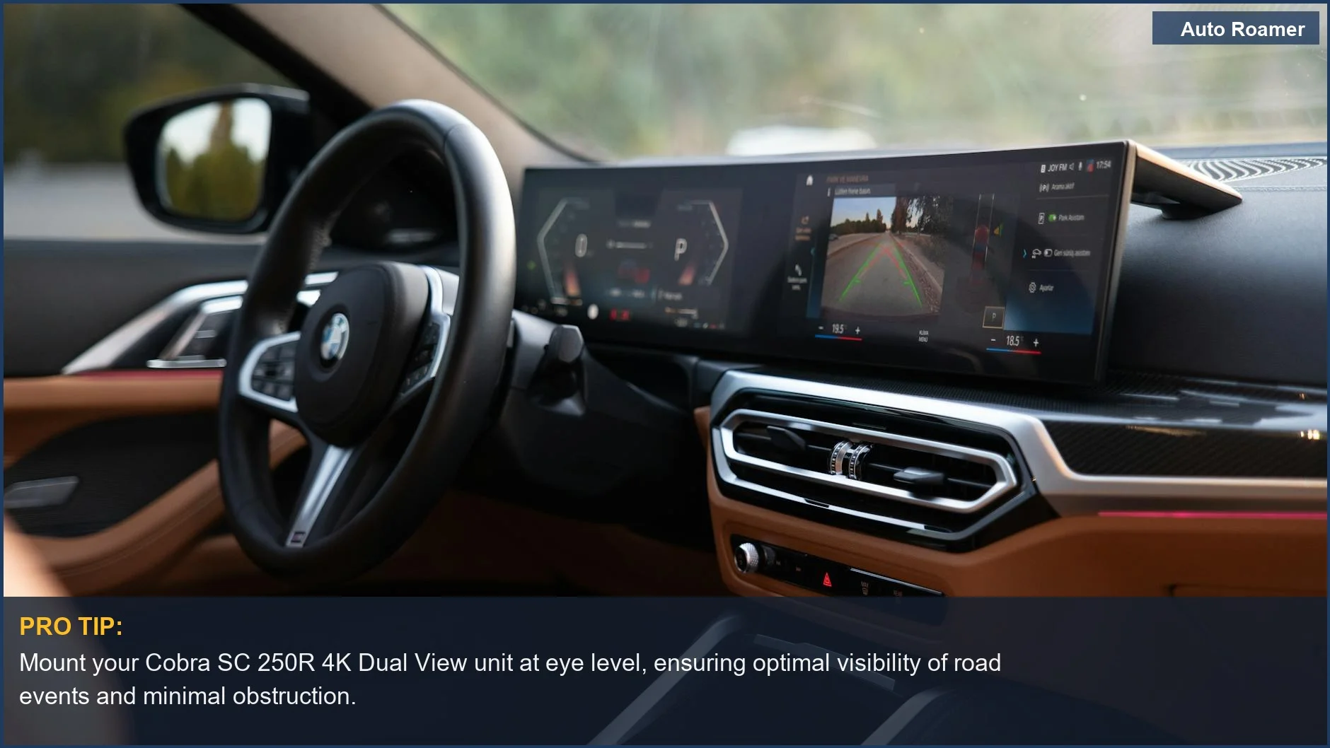 Interior elegante de un coche BMW destacando el avanzado salpicadero digital, perfecto para montar la Cobra SC 250R 4K Dual View.