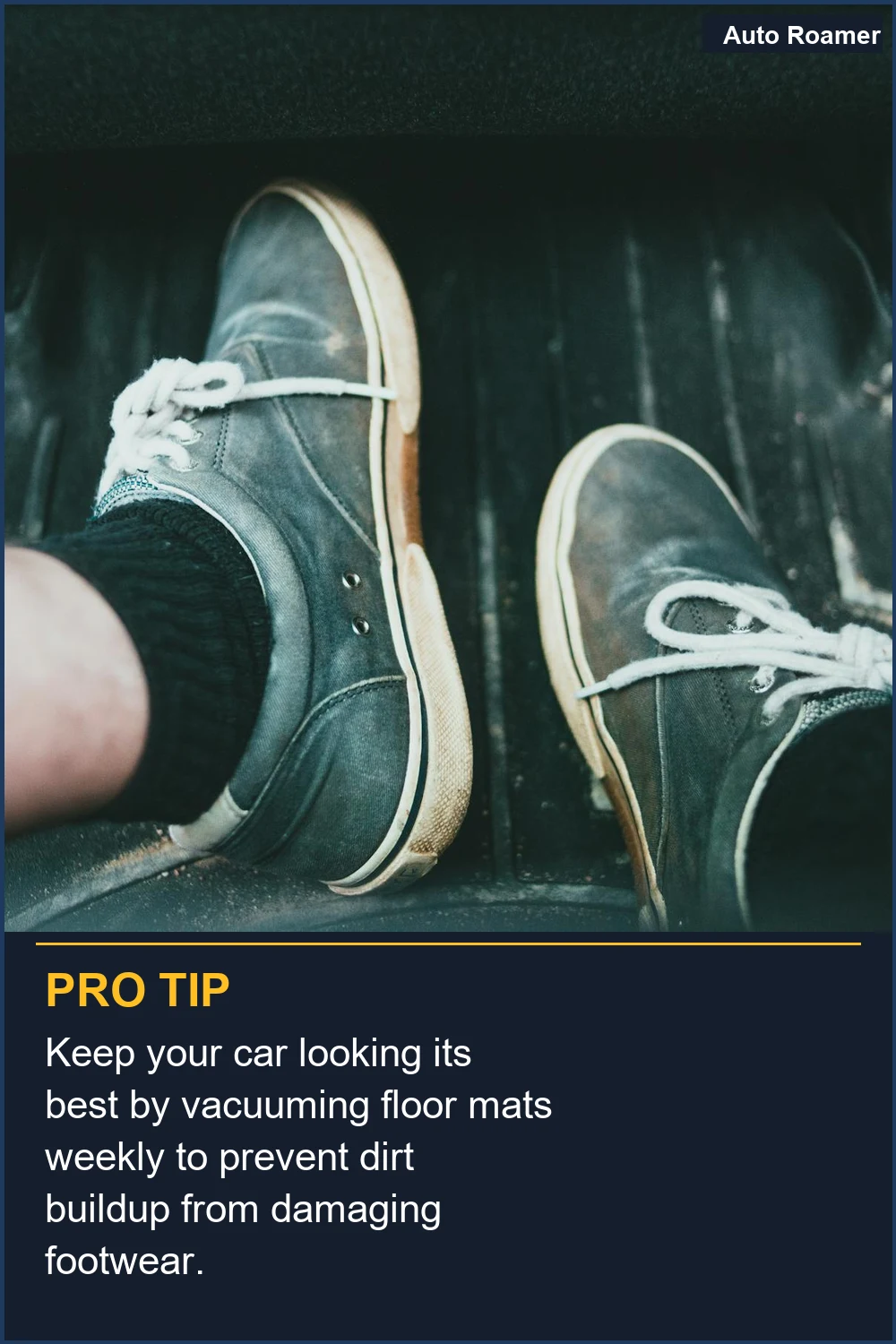 Mantén tu coche luciendo lo mejor posible aspirando las alfombrillas semanalmente para evitar que la acumulación de suciedad dañe el calzado.