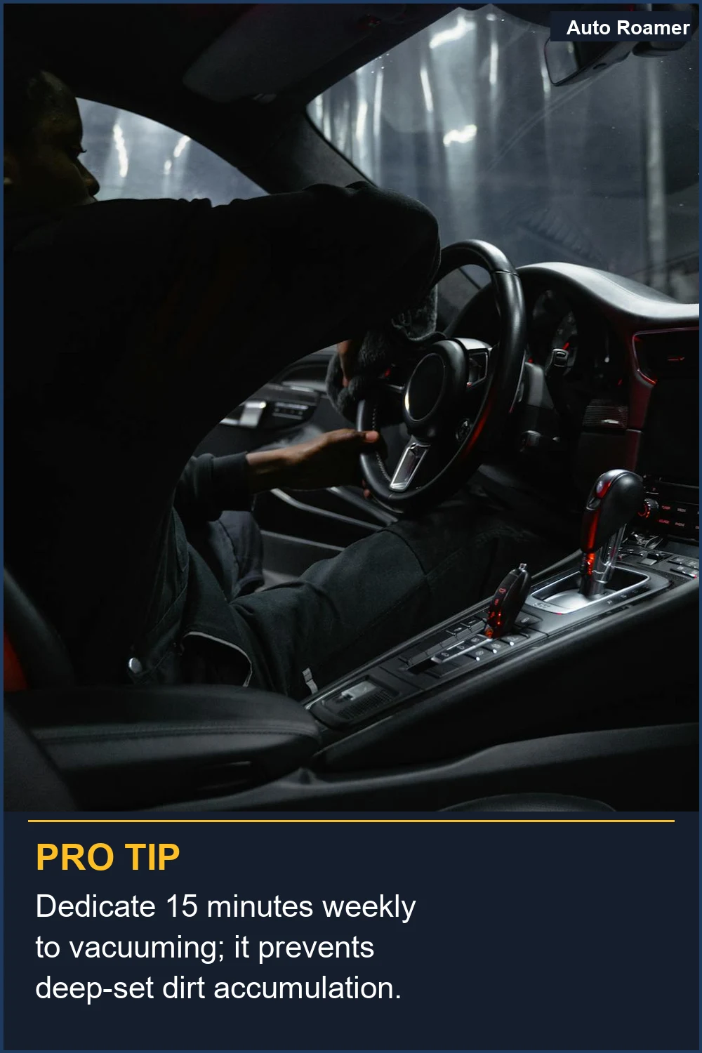 Dedica 15 minutos a la semana a aspirar; previene la acumulación de suciedad profunda.