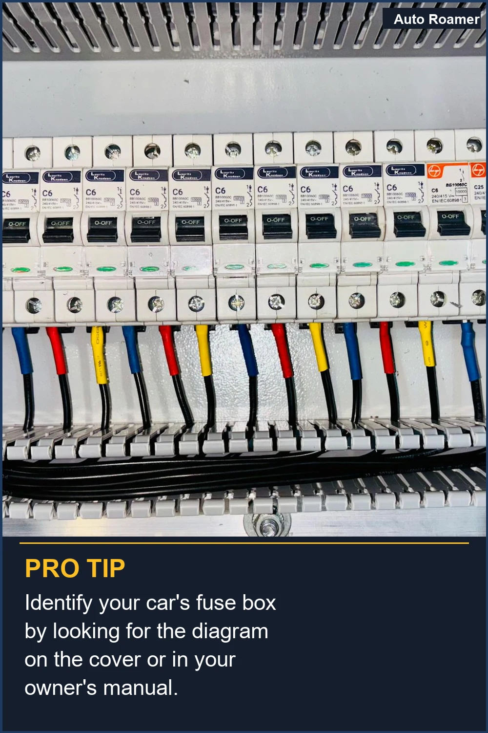 Identifica la caja de fusibles de tu coche buscando el diagrama en la tapa o en el manual del propietario.