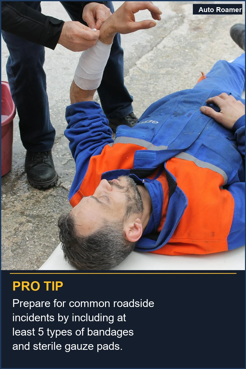 Prepárate para incidentes comunes en carretera incluyendo al menos 5 tipos de vendas y gasas estériles.