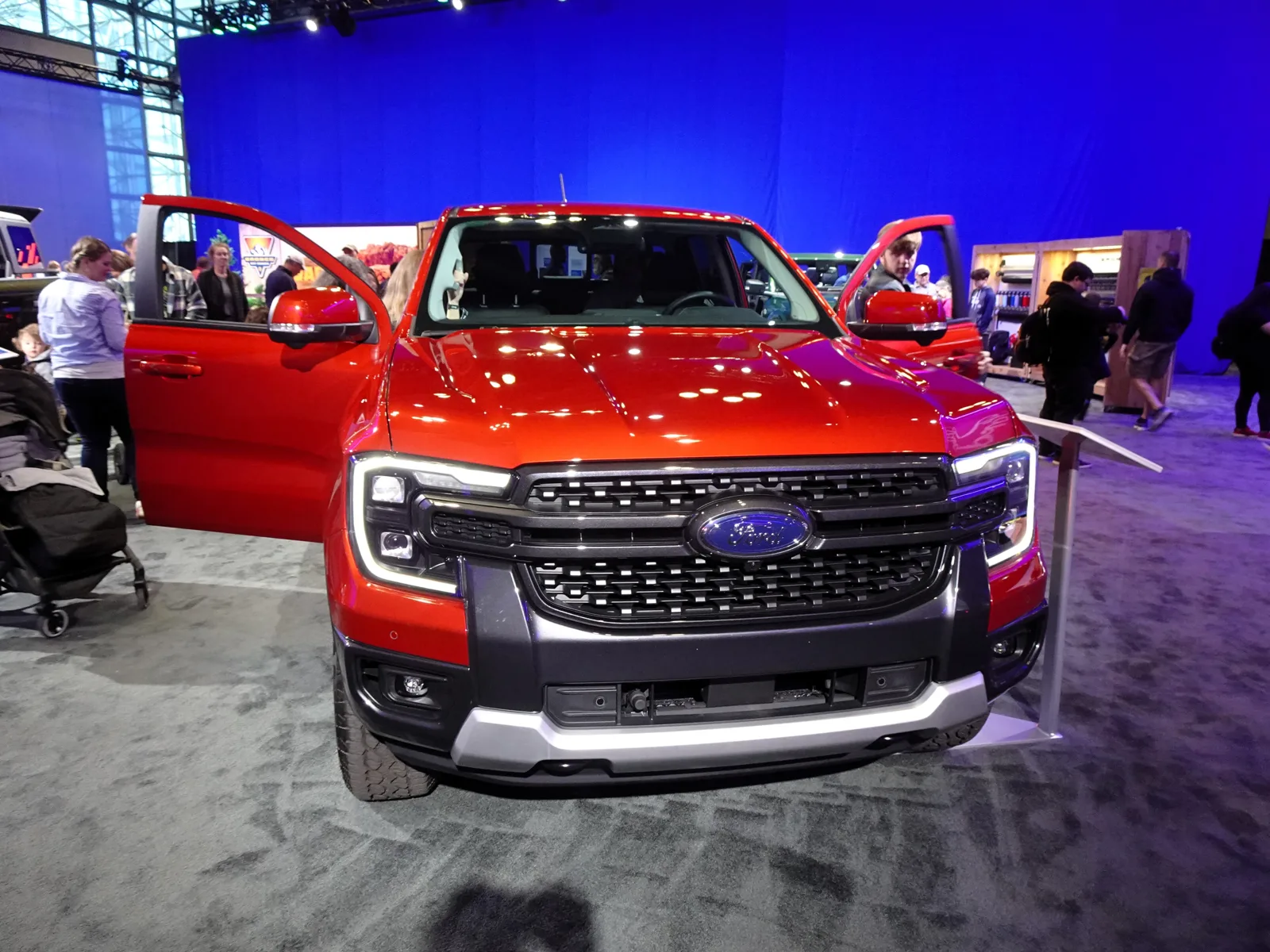 A current Ford Ranger Lariat SuperCrew pickup, the midsize truck whose bed dimensions for camping this guide covers