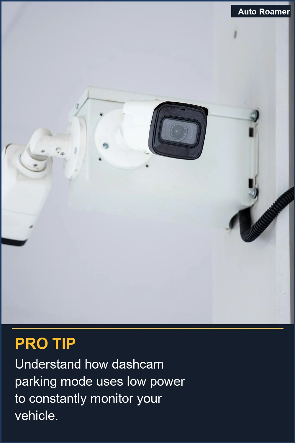 Instala una dashcam de bajo perfil para que se integre sin problemas, ofreciendo seguridad discreta del vehículo las 24 horas en lugares como este.