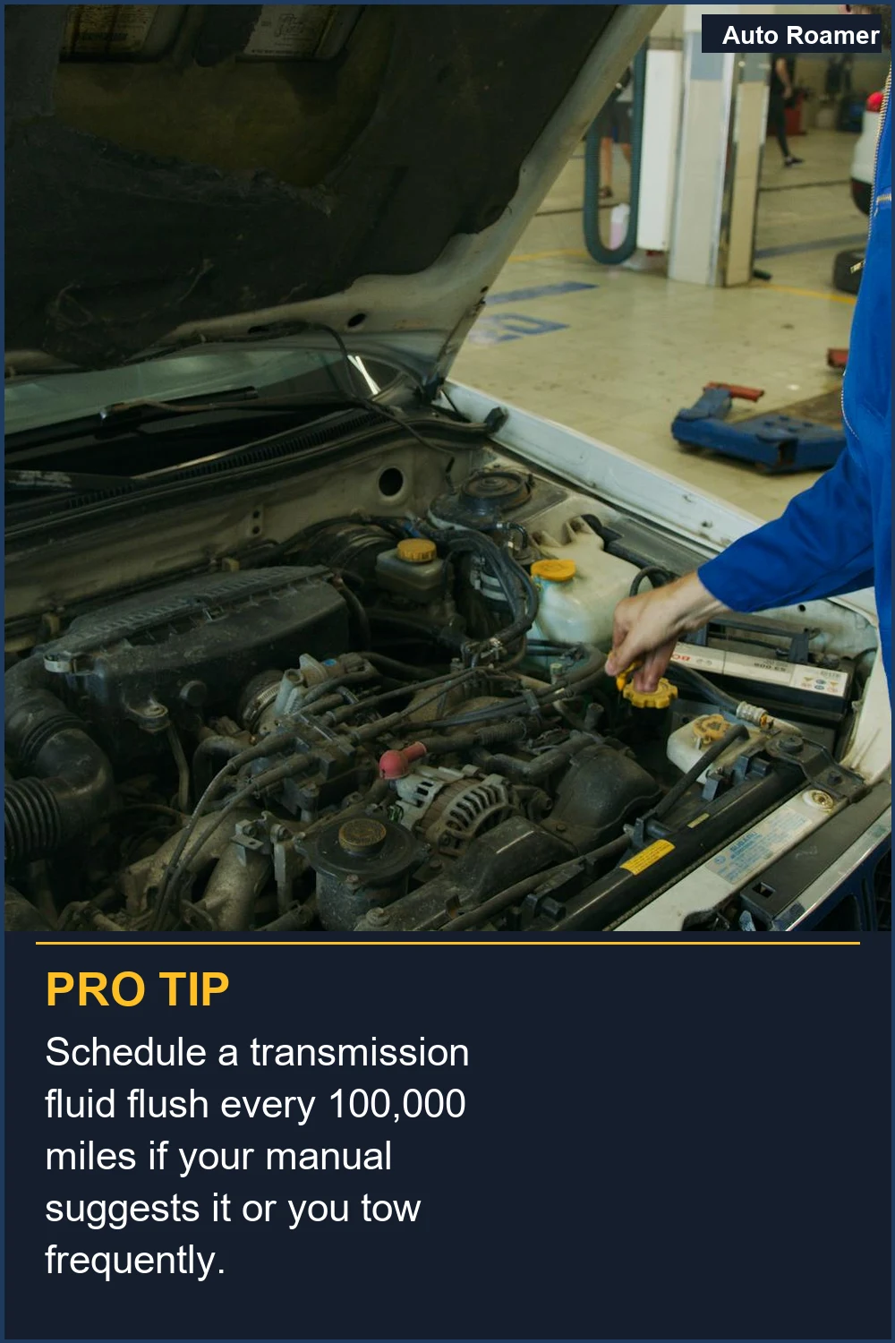 Programa un lavado del líquido de transmisión cada 100.000 millas si tu manual lo sugiere o si remolcas con frecuencia.