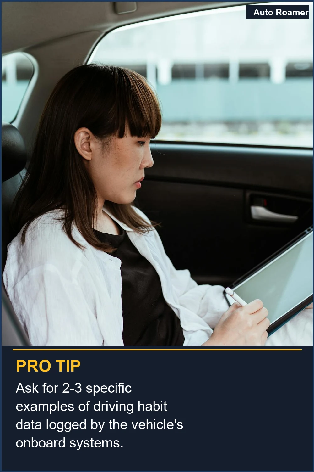 Solicita 2-3 ejemplos específicos de datos de hábitos de conducción registrados por los sistemas a bordo del vehículo.