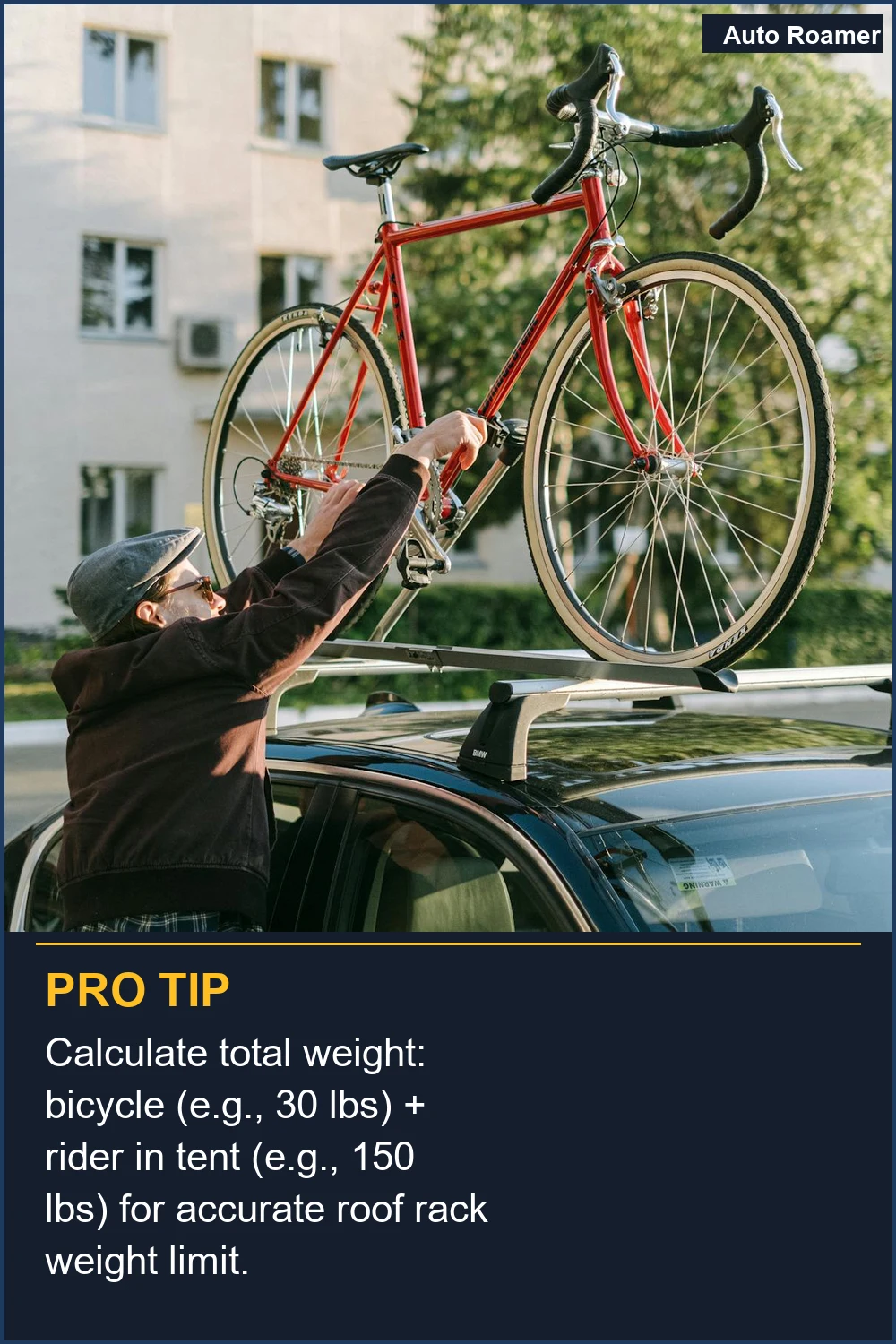 Calcula el peso total: bicicleta (ej. 30 libras) + jinete en tienda (ej. 150 libras) para un cálculo preciso del límite de peso de la baca.