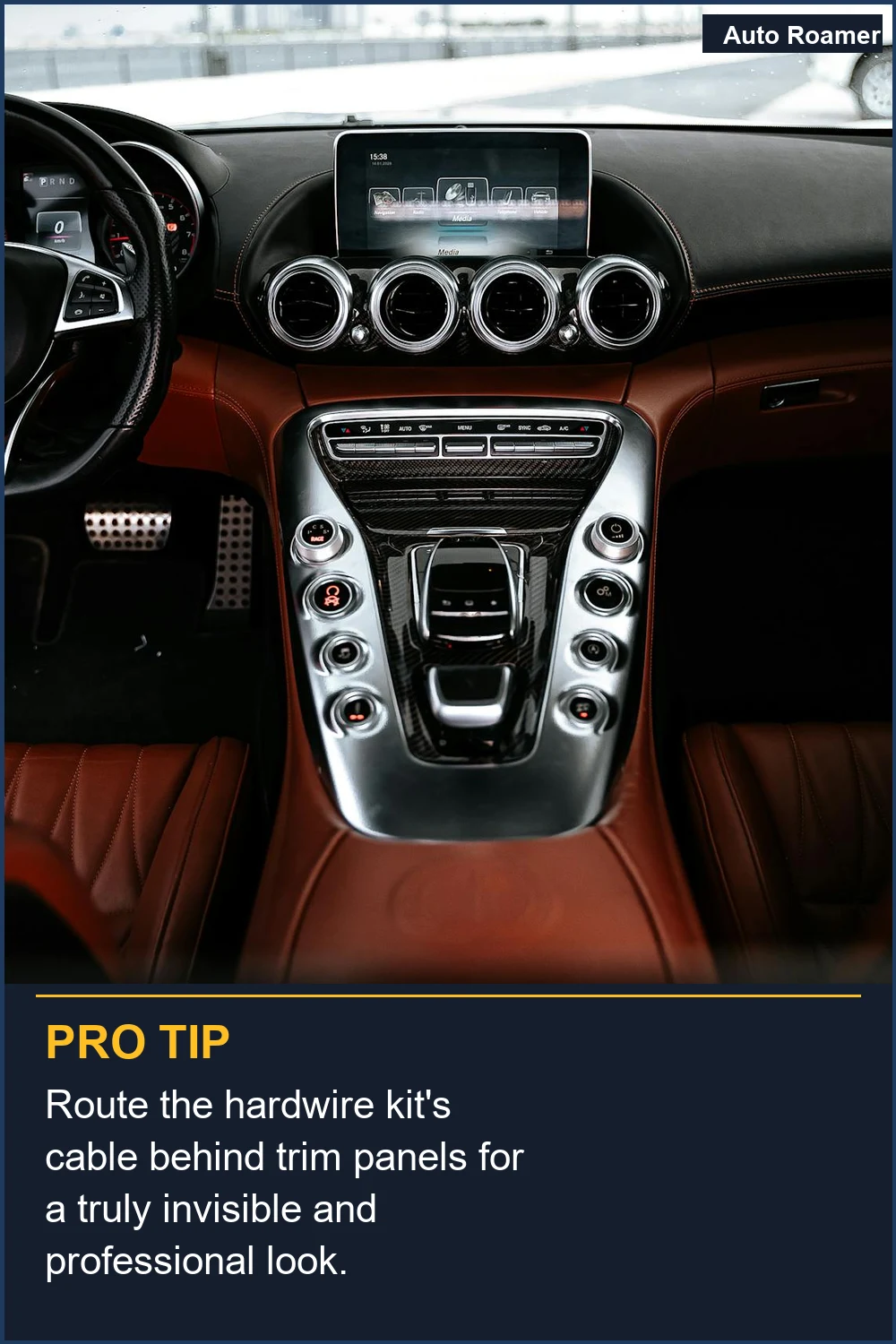 Pasa el cable del kit de cableado por detrás de los paneles de moldura para un aspecto verdaderamente invisible y profesional.