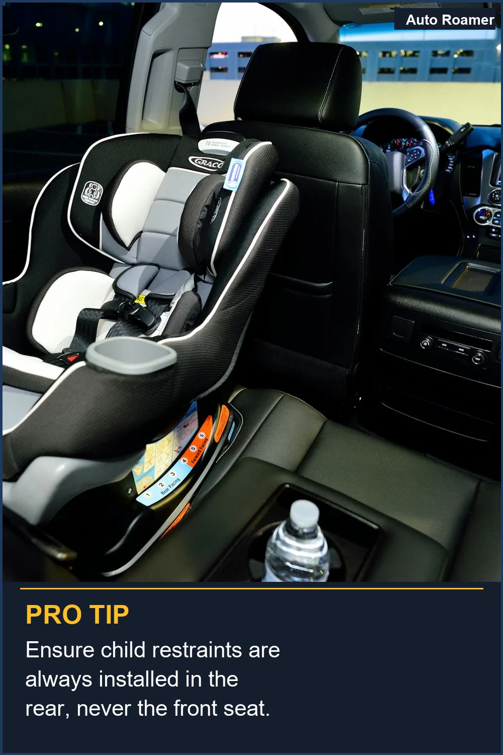 Asegúrate de que los sistemas de retención infantil se instalen siempre en la parte trasera, nunca en el asiento delantero.