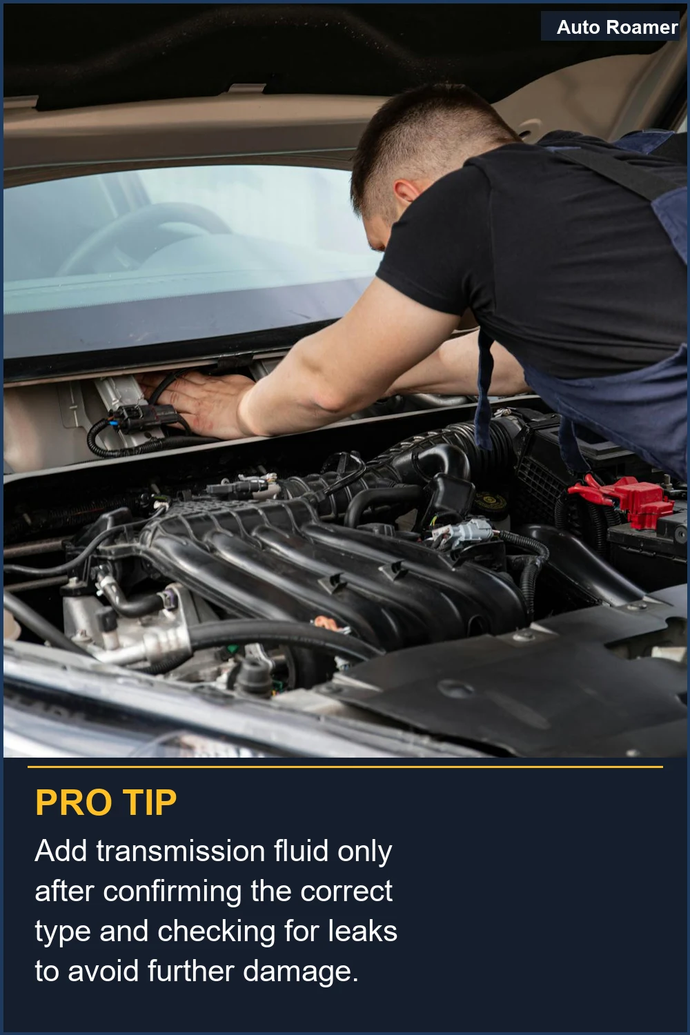 Añada líquido de transmisión solo después de confirmar el tipo correcto y verificar si hay fugas para evitar daños mayores.