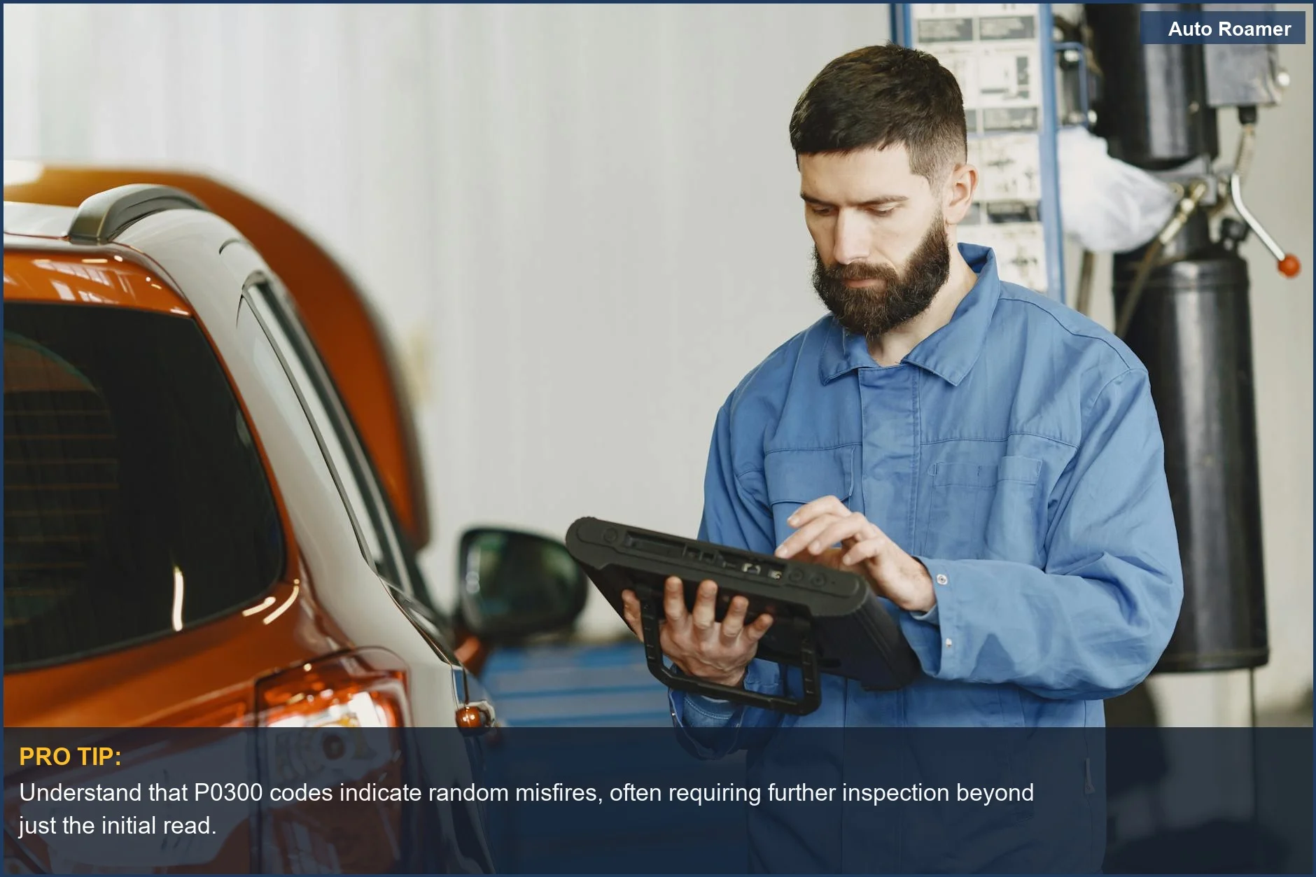 Un mecánico utiliza un escáner OBD2 para diagnosticar un problema en un coche en un taller de reparación de automóviles.