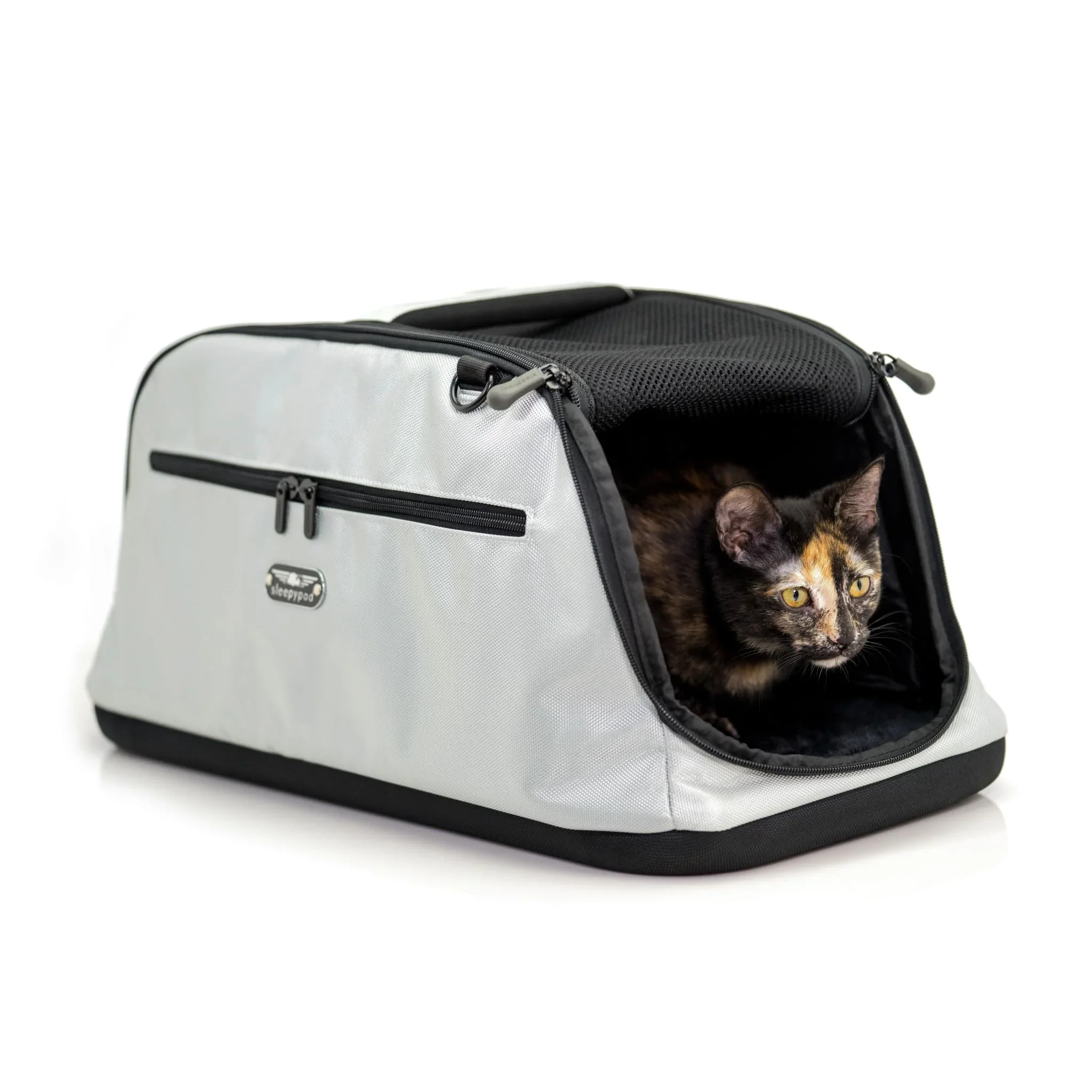 Sleepypod Air — Can a Dog Ride in a Truck Bed? 6 States Ban It (alternate view)