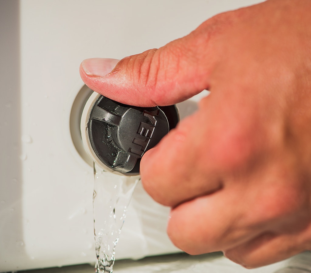 Drain Plug Maintenance (Yeti):