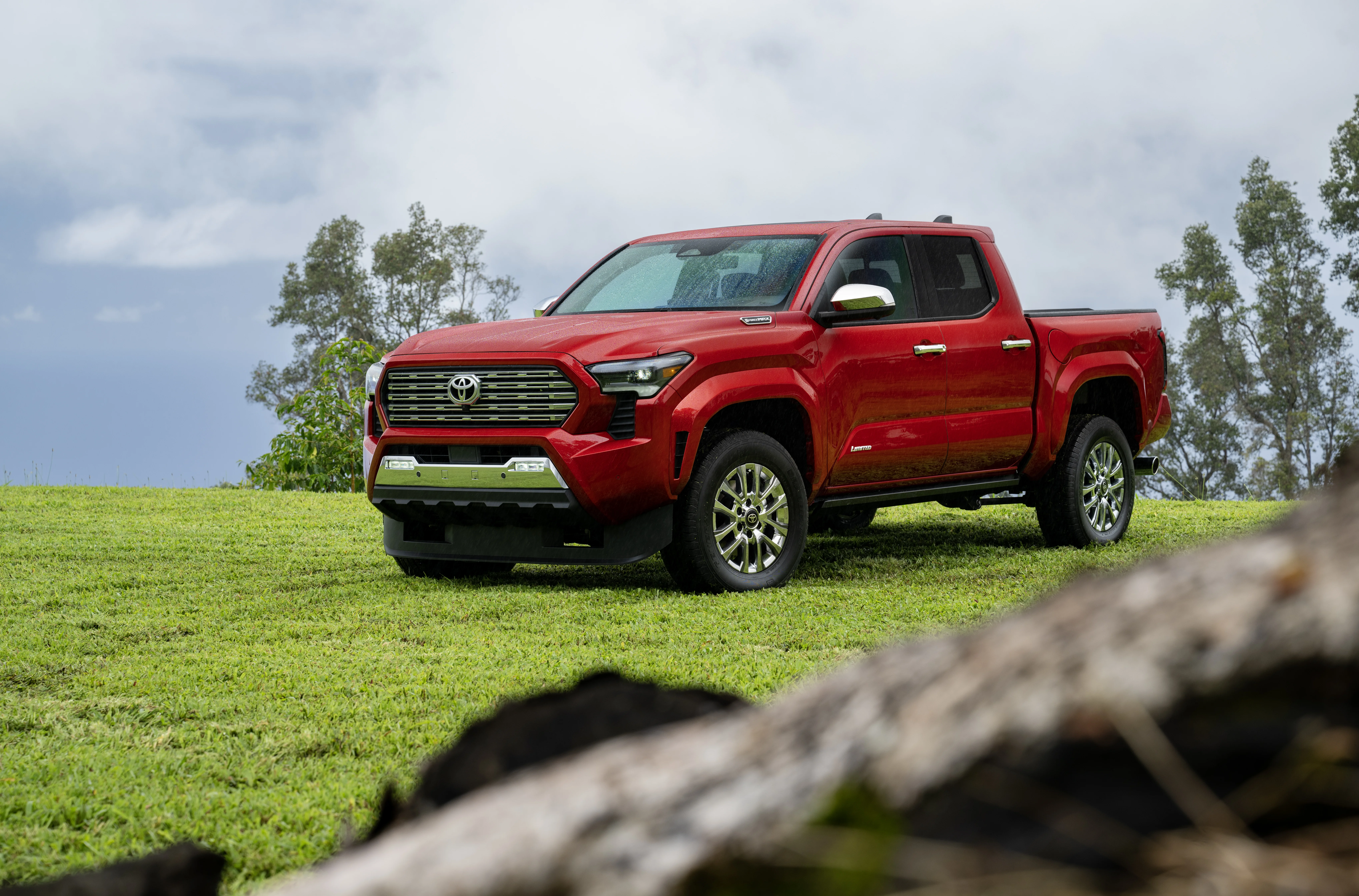 Chevy Colorado vs Toyota Tacoma for Camping: The Honest Bed-Spec Comparison (2026)